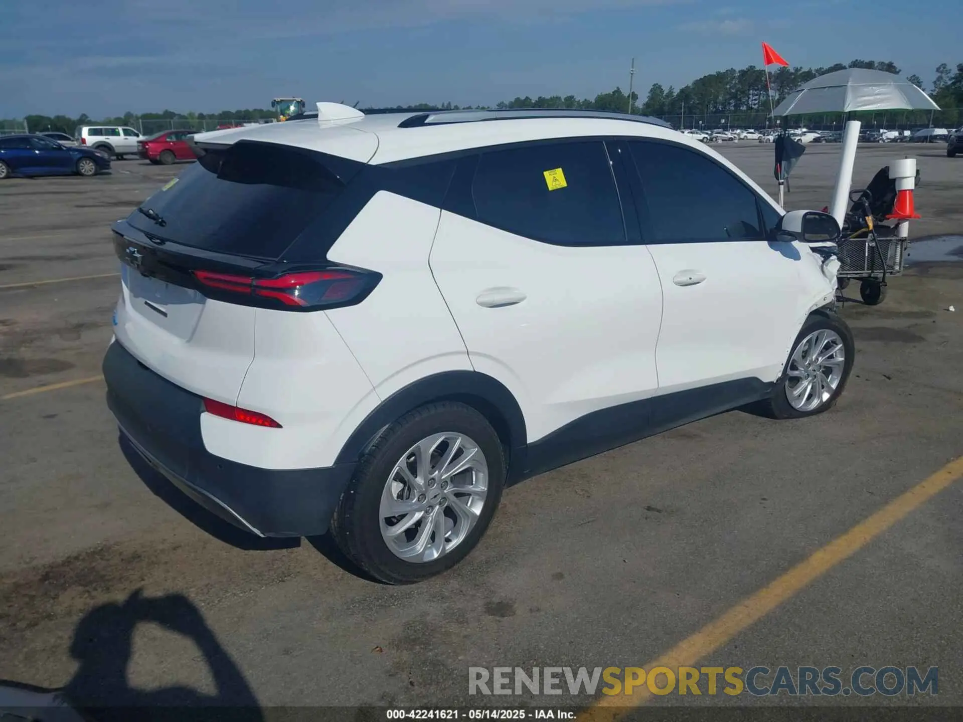 4 Photograph of a damaged car 1G1FY6S05P4148076 CHEVROLET BOLT EUV 2023
