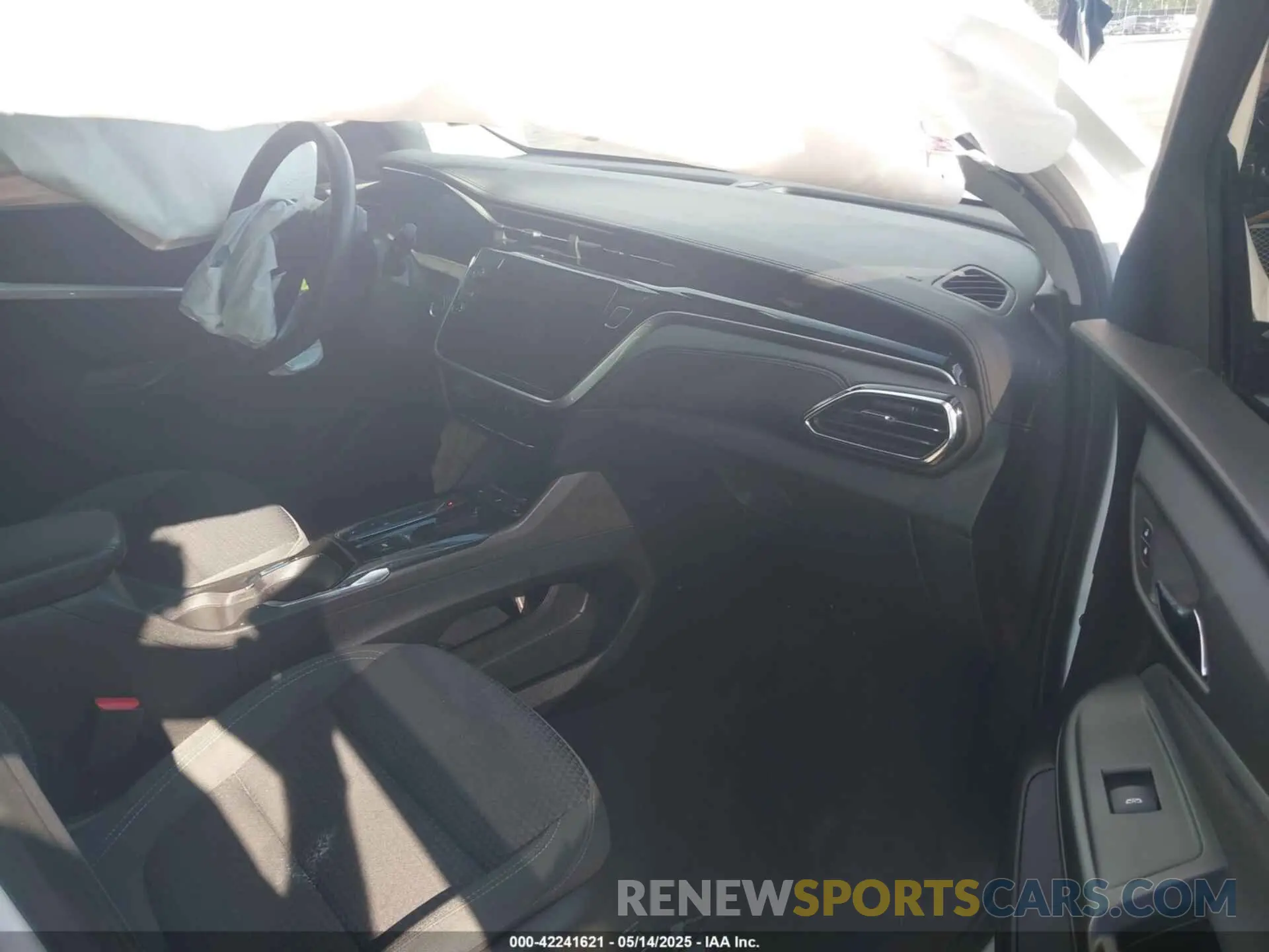 5 Photograph of a damaged car 1G1FY6S05P4148076 CHEVROLET BOLT EUV 2023
