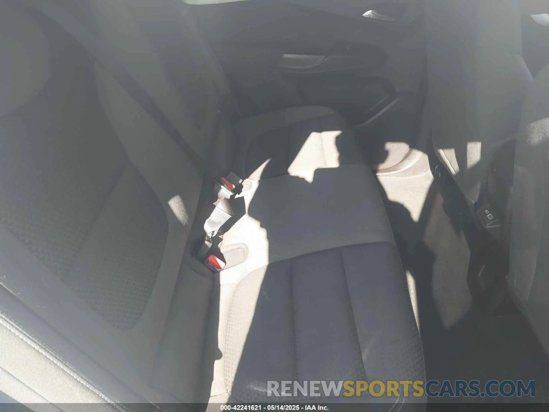 8 Photograph of a damaged car 1G1FY6S05P4148076 CHEVROLET BOLT EUV 2023
