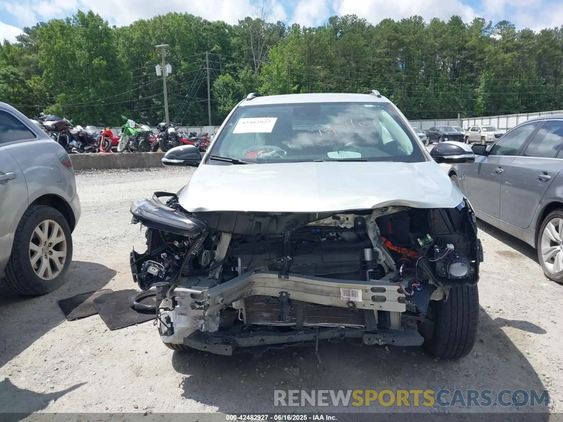 12 Фотография поврежденного автомобиля 1G1FY6S05P4149339 CHEVROLET BOLT EUV 2023