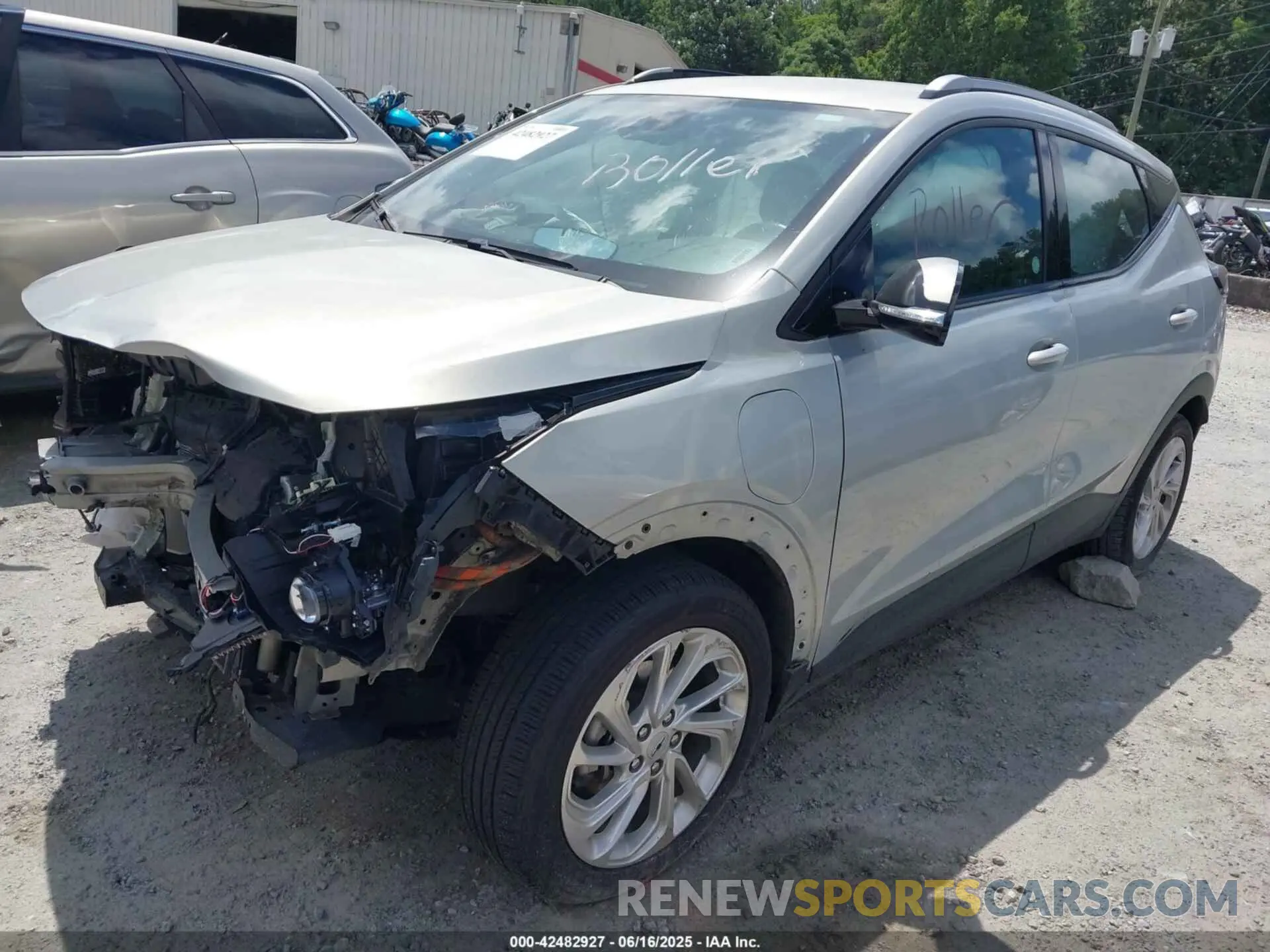 2 Фотография поврежденного автомобиля 1G1FY6S05P4149339 CHEVROLET BOLT EUV 2023
