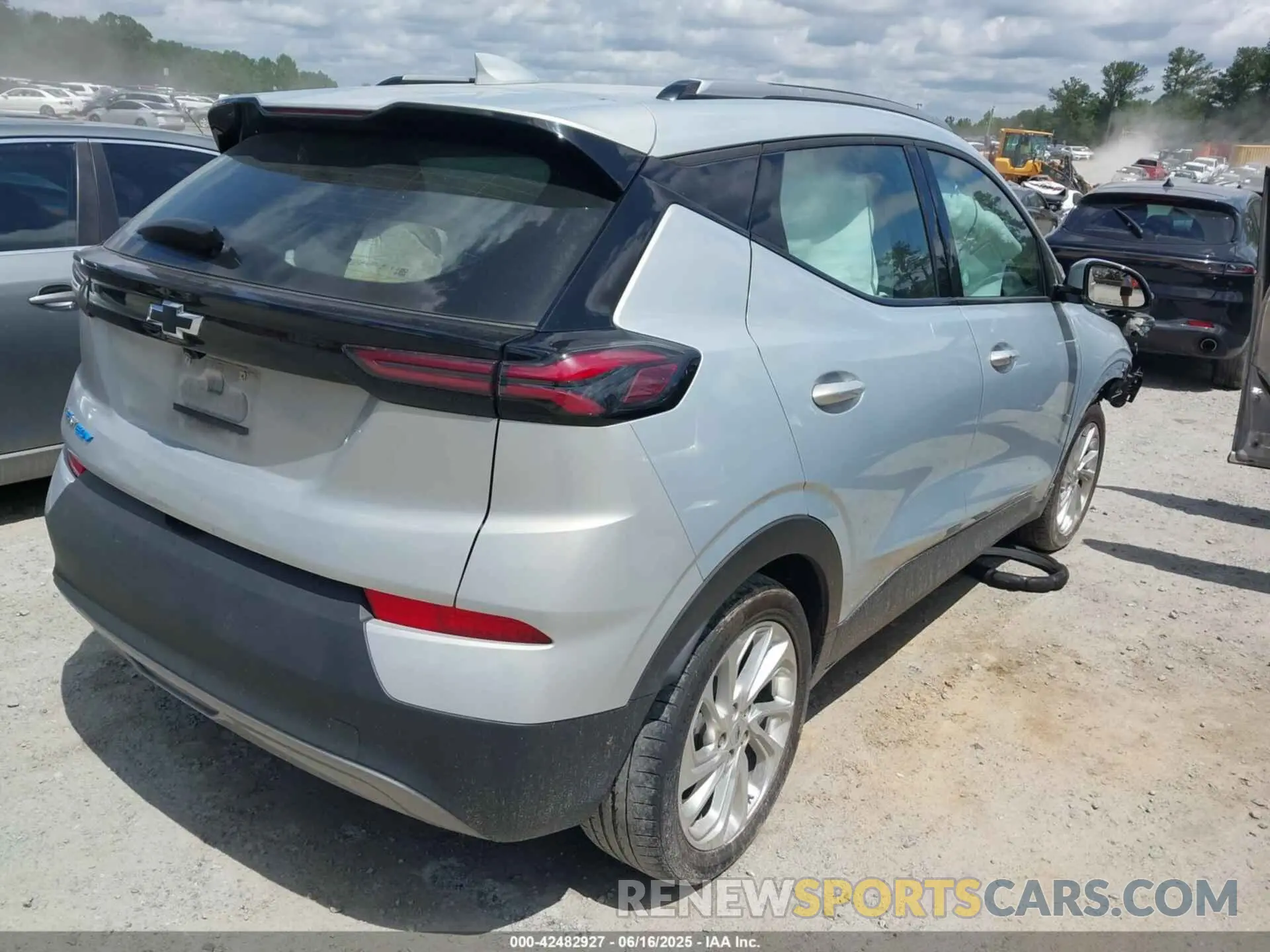 4 Фотография поврежденного автомобиля 1G1FY6S05P4149339 CHEVROLET BOLT EUV 2023