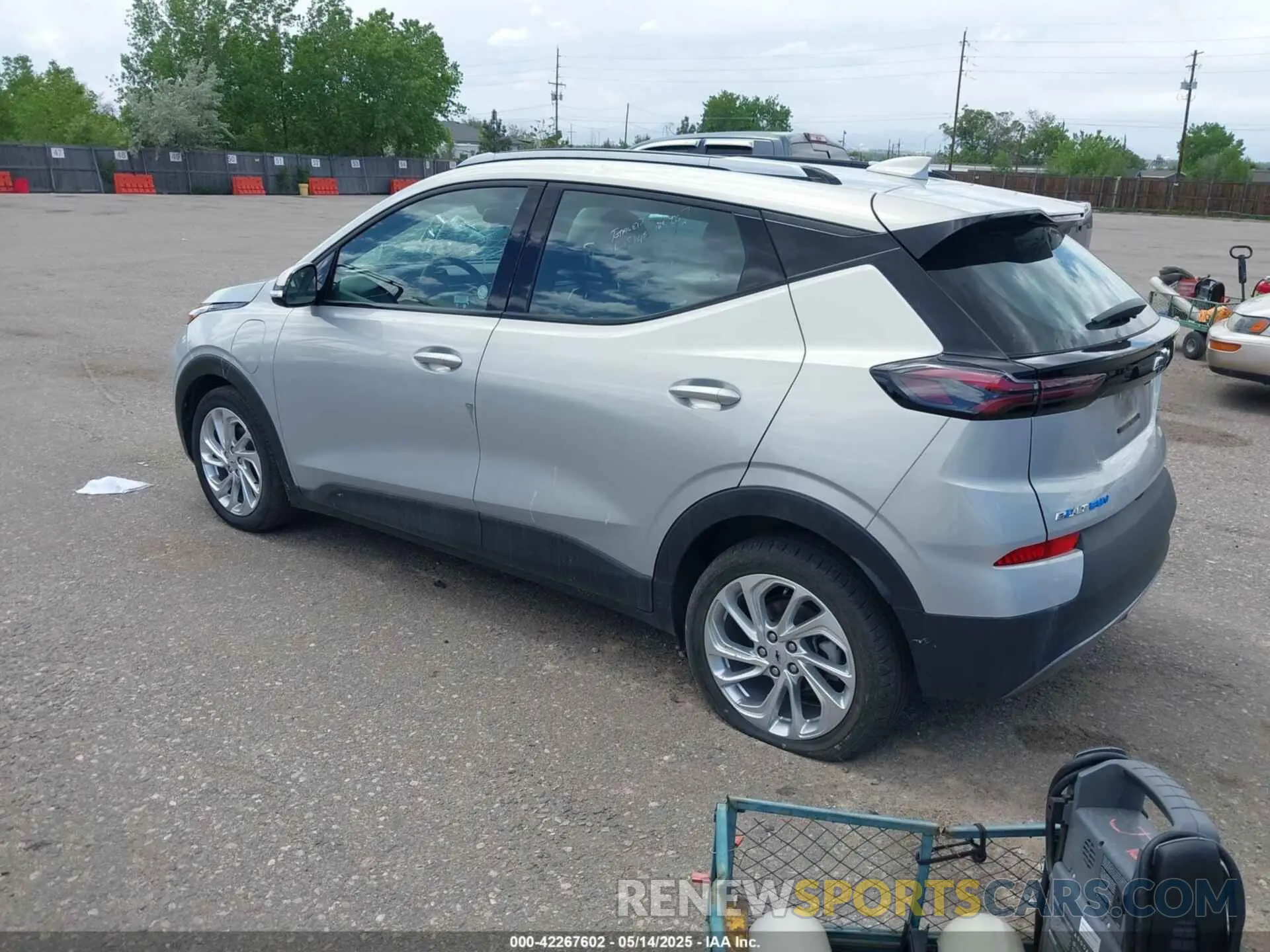 3 Photograph of a damaged car 1G1FY6S05P4164195 CHEVROLET BOLT EUV 2023
