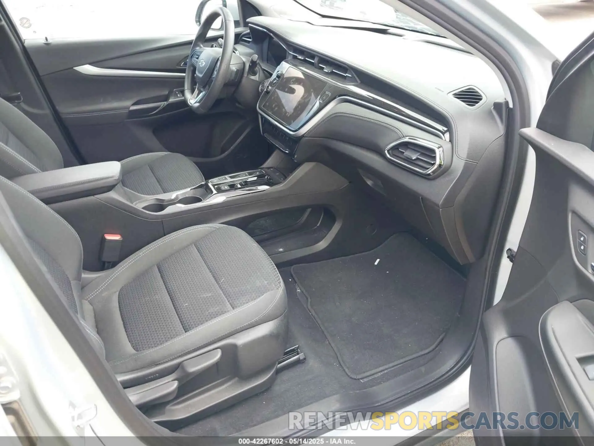 5 Photograph of a damaged car 1G1FY6S05P4164195 CHEVROLET BOLT EUV 2023