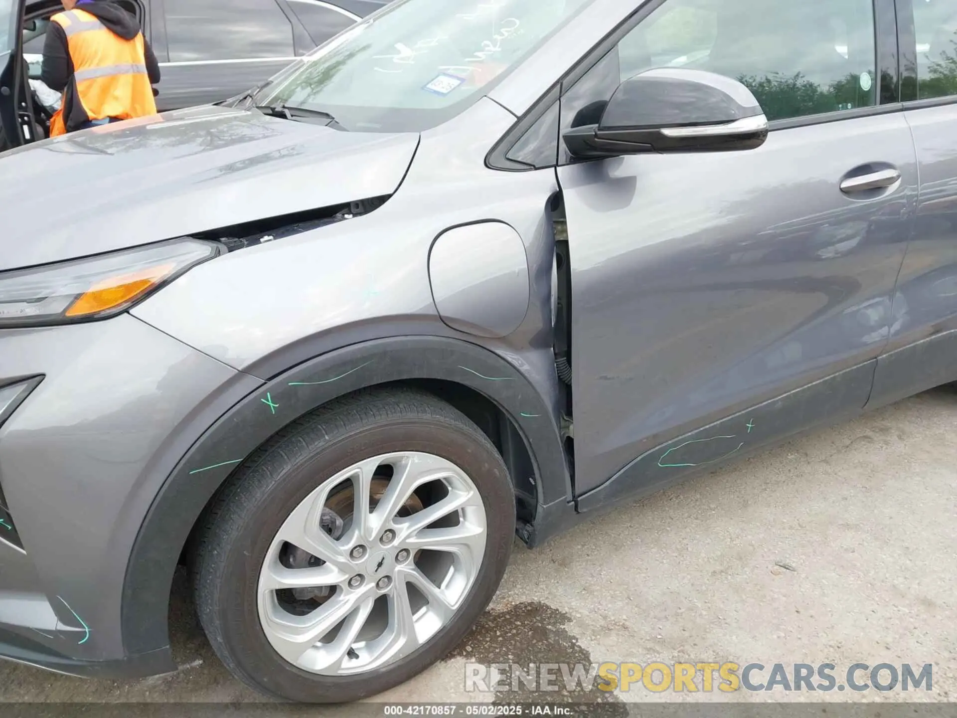 19 Photograph of a damaged car 1G1FY6S06P4146014 CHEVROLET BOLT EUV 2023
