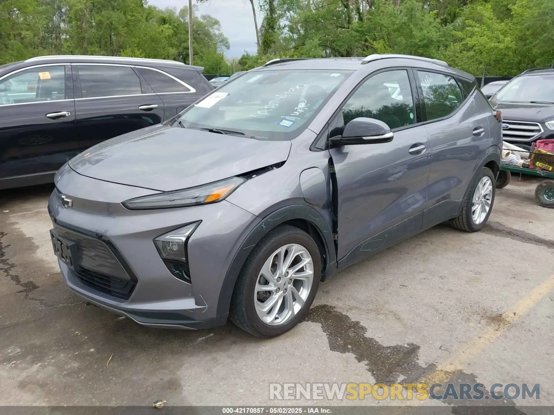 2 Photograph of a damaged car 1G1FY6S06P4146014 CHEVROLET BOLT EUV 2023