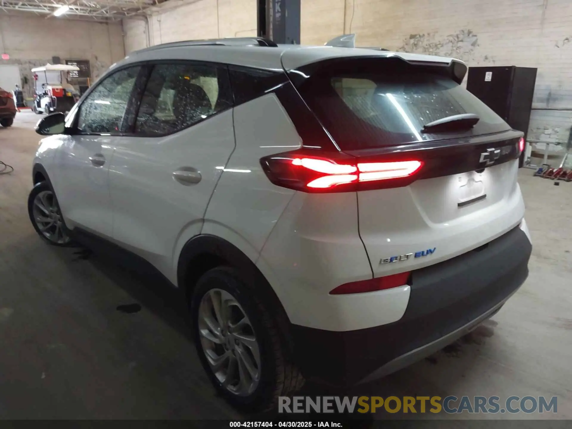 3 Фотография поврежденного автомобиля 1G1FY6S07P4178101 CHEVROLET BOLT EUV 2023