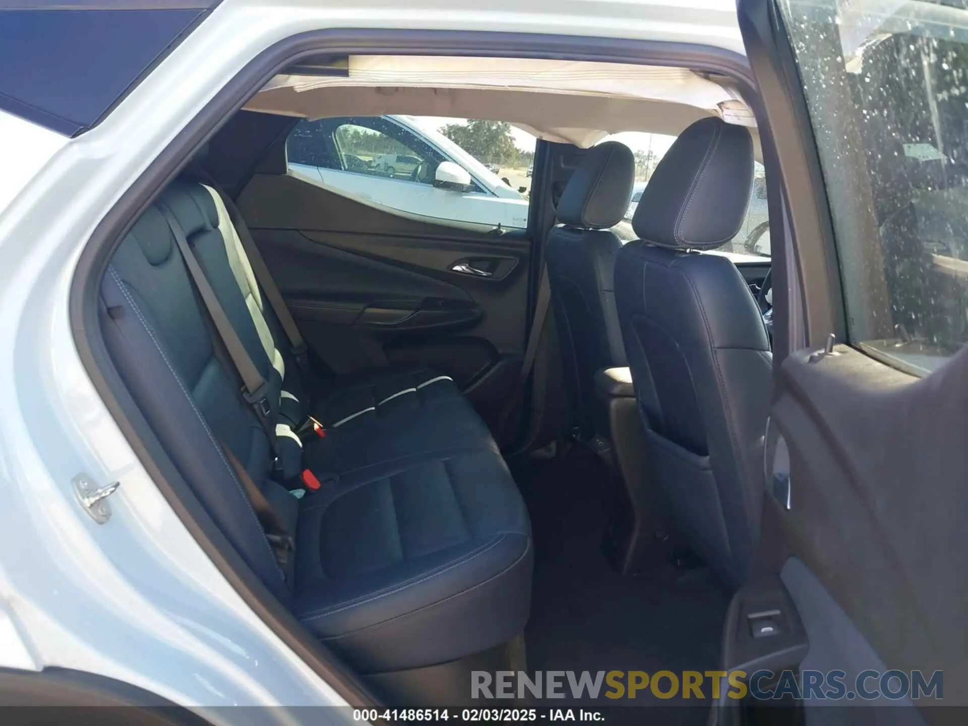 8 Фотография поврежденного автомобиля 1G1FY6S08P4131319 CHEVROLET BOLT EUV 2023