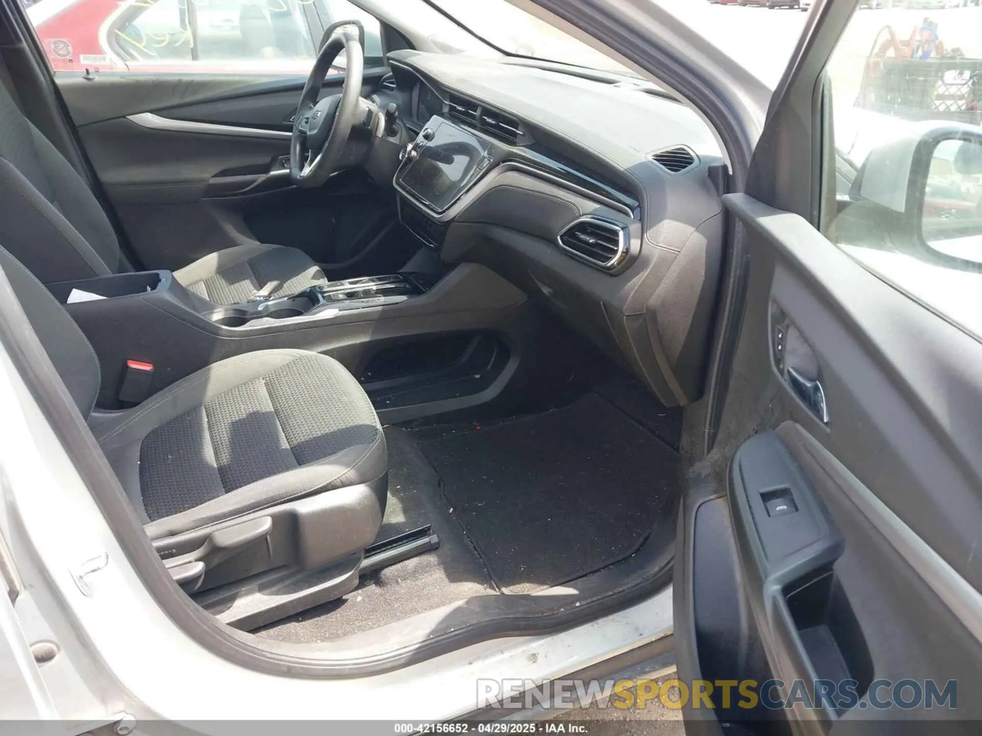 5 Photograph of a damaged car 1G1FY6S08P4135466 CHEVROLET BOLT EUV 2023