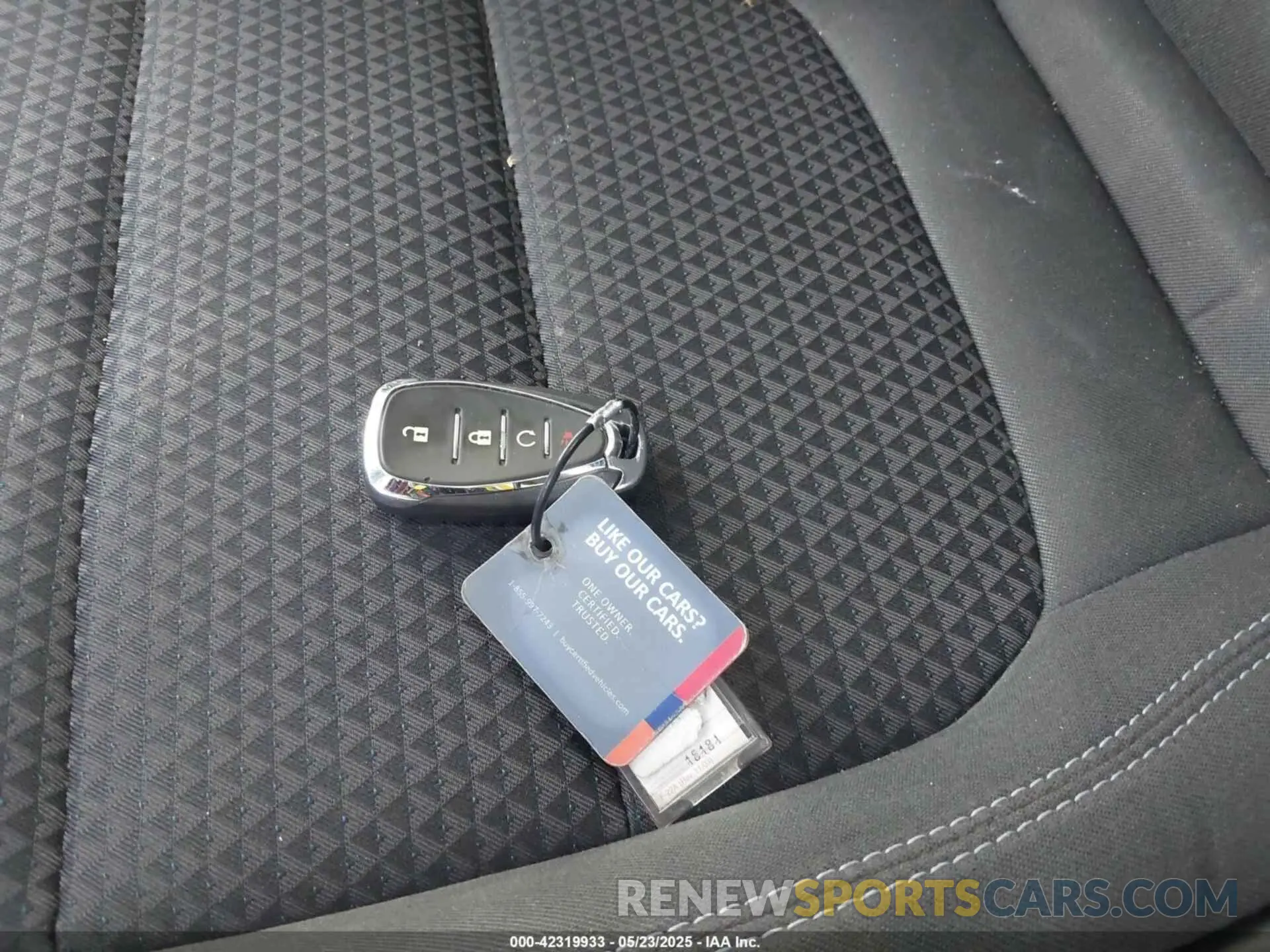 11 Фотография поврежденного автомобиля 1G1FY6S08P4140103 CHEVROLET BOLT EUV 2023