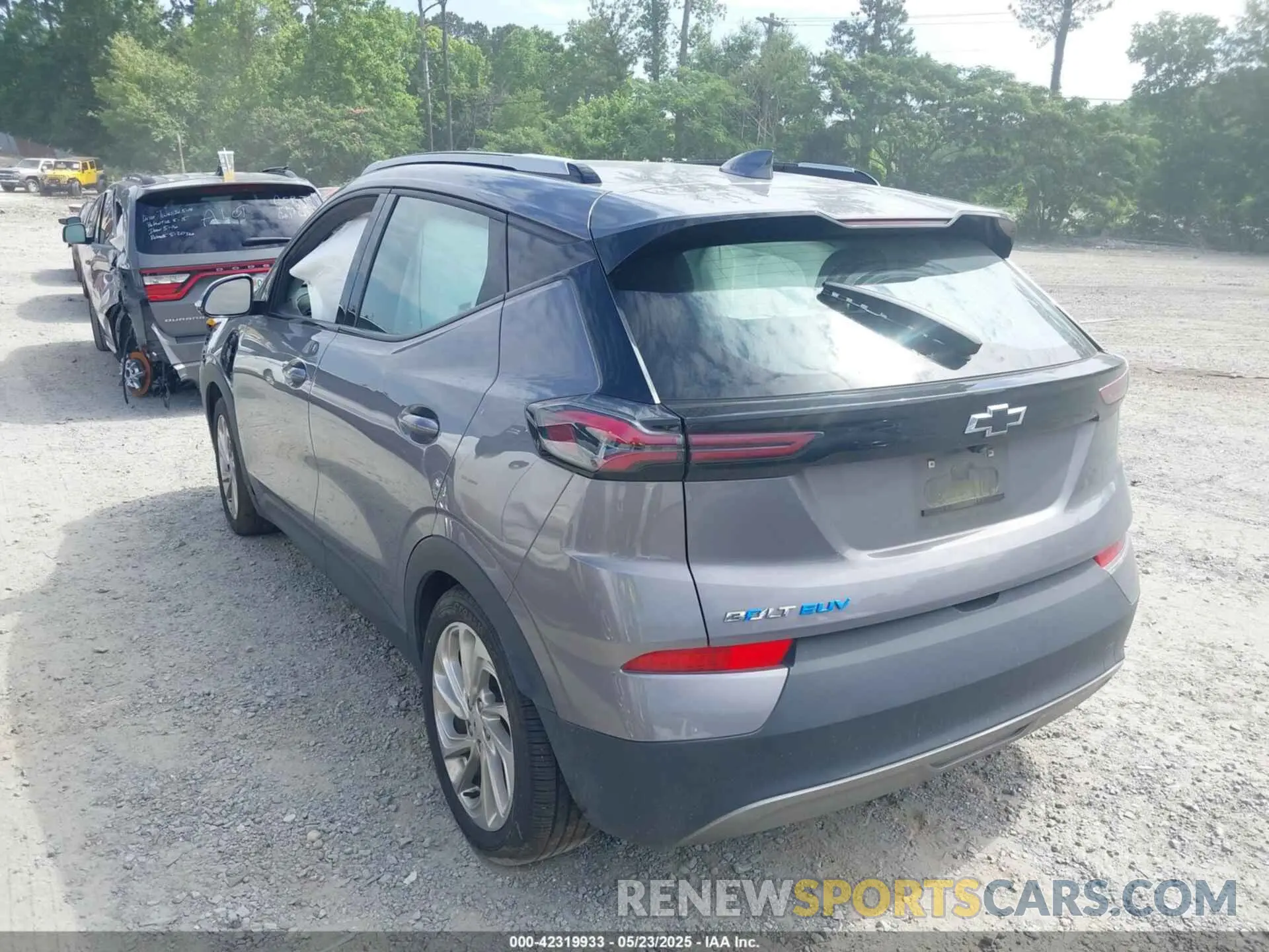 3 Фотография поврежденного автомобиля 1G1FY6S08P4140103 CHEVROLET BOLT EUV 2023