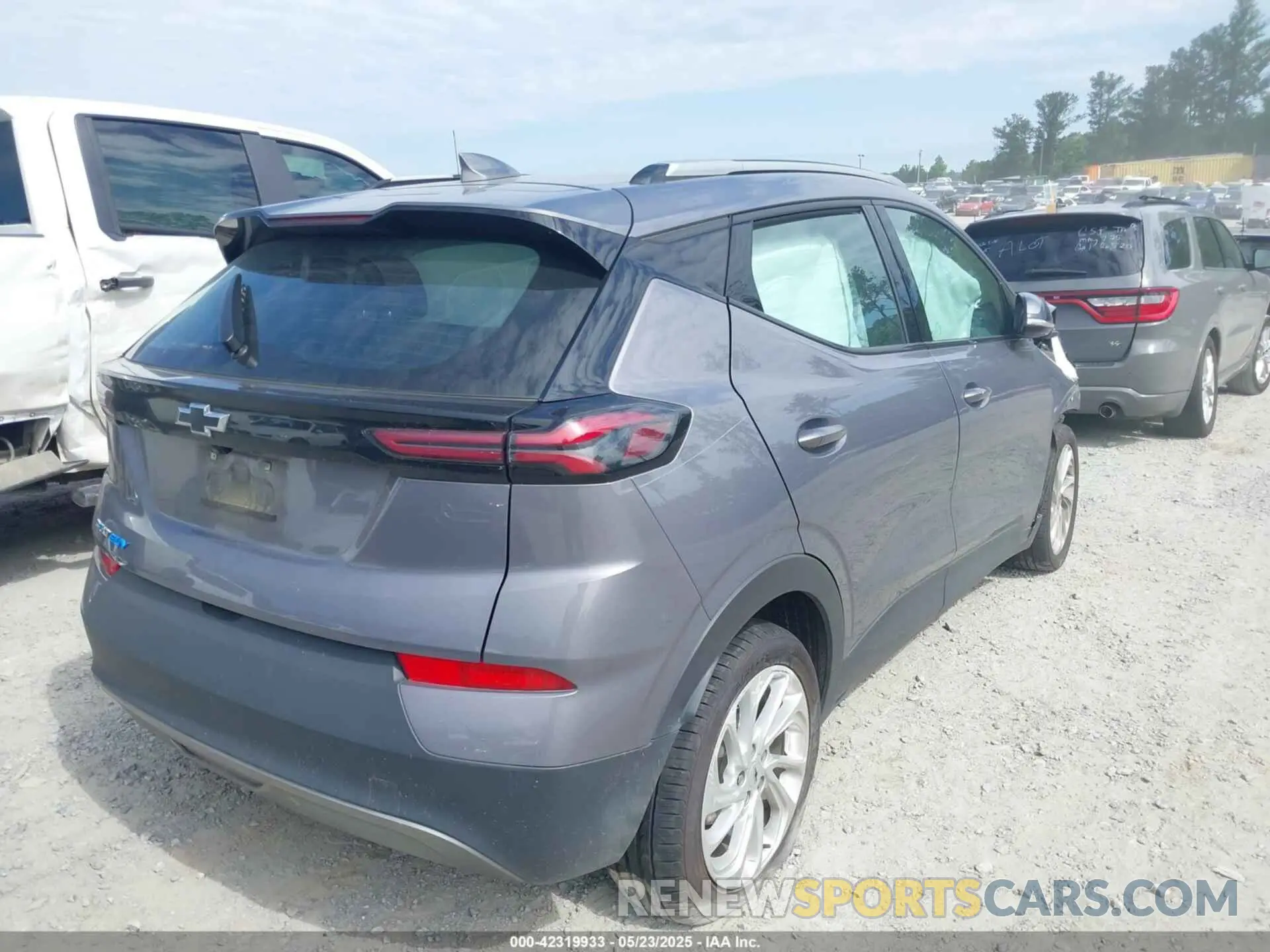 4 Фотография поврежденного автомобиля 1G1FY6S08P4140103 CHEVROLET BOLT EUV 2023