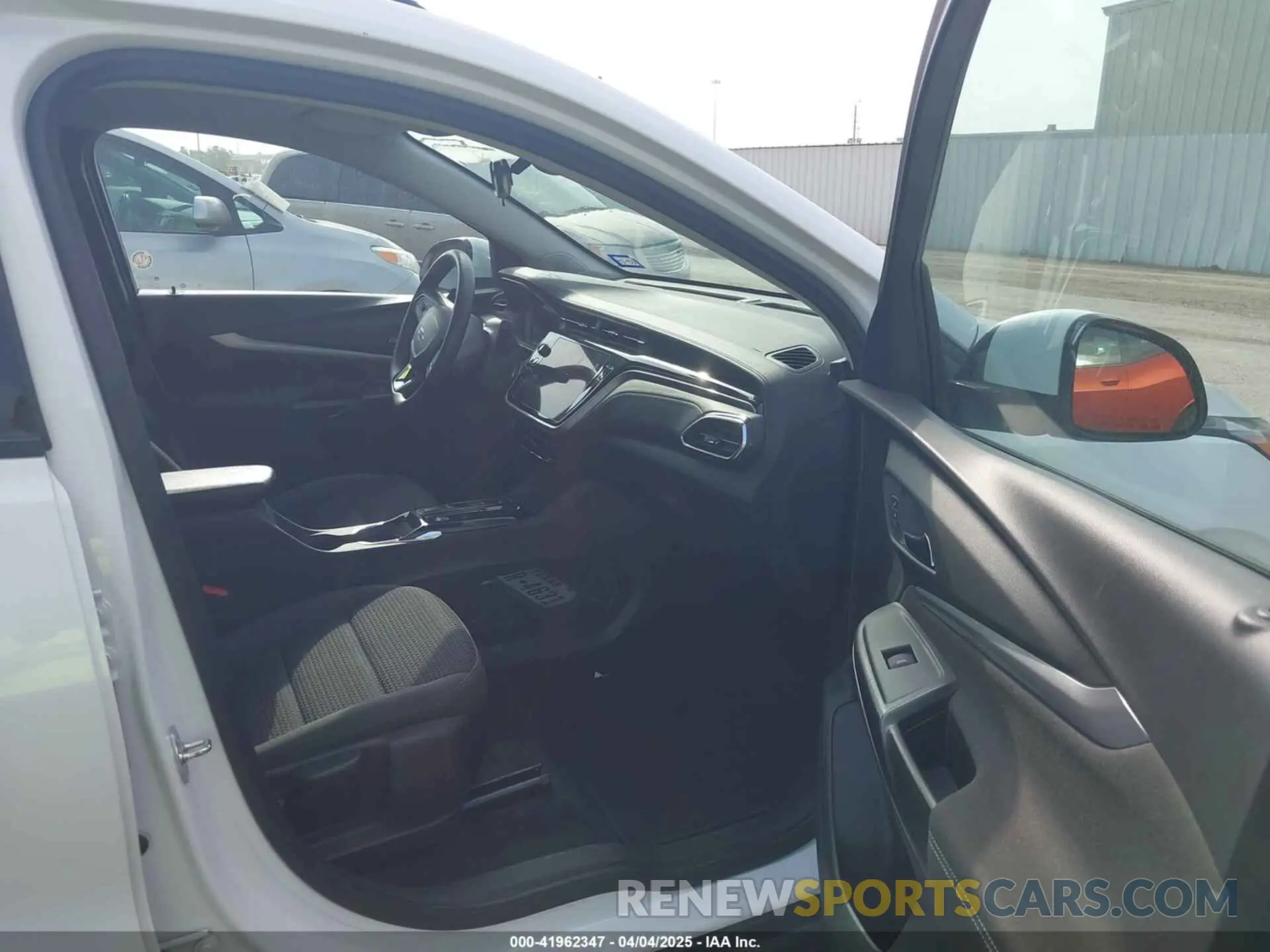 5 Photograph of a damaged car 1G1FY6S08P4146306 CHEVROLET BOLT EUV 2023