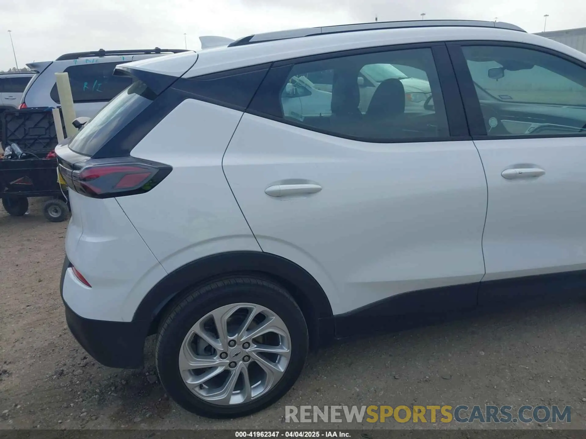 6 Photograph of a damaged car 1G1FY6S08P4146306 CHEVROLET BOLT EUV 2023