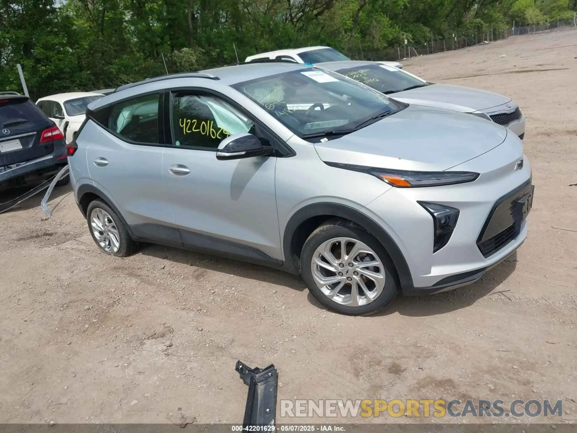 1 Photograph of a damaged car 1G1FY6S08P4148881 CHEVROLET BOLT EUV 2023