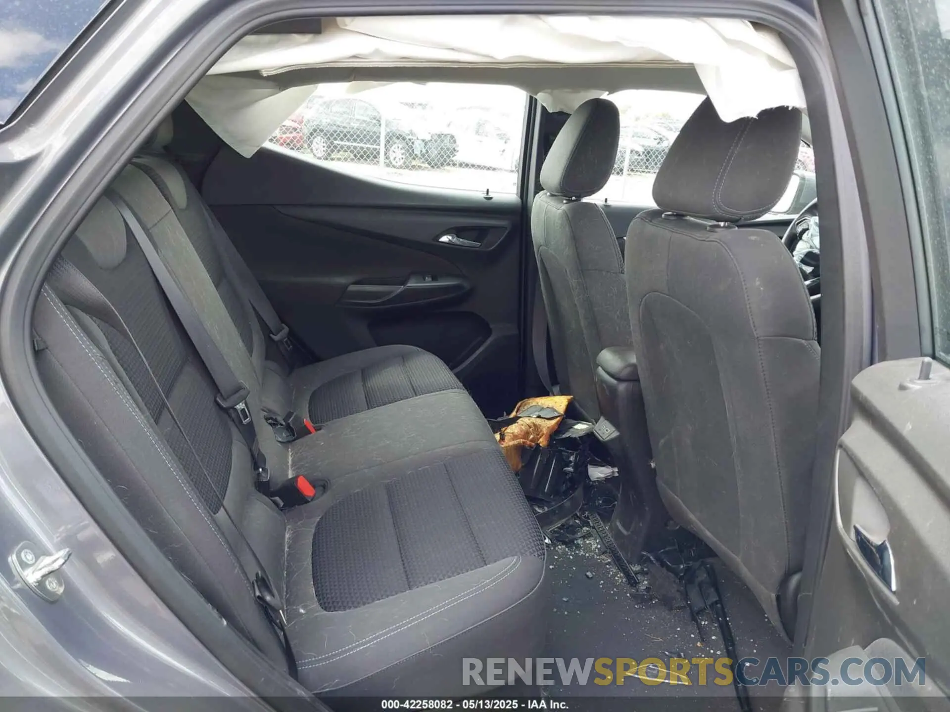 8 Photograph of a damaged car 1G1FY6S0XP4151202 CHEVROLET BOLT EUV 2023
