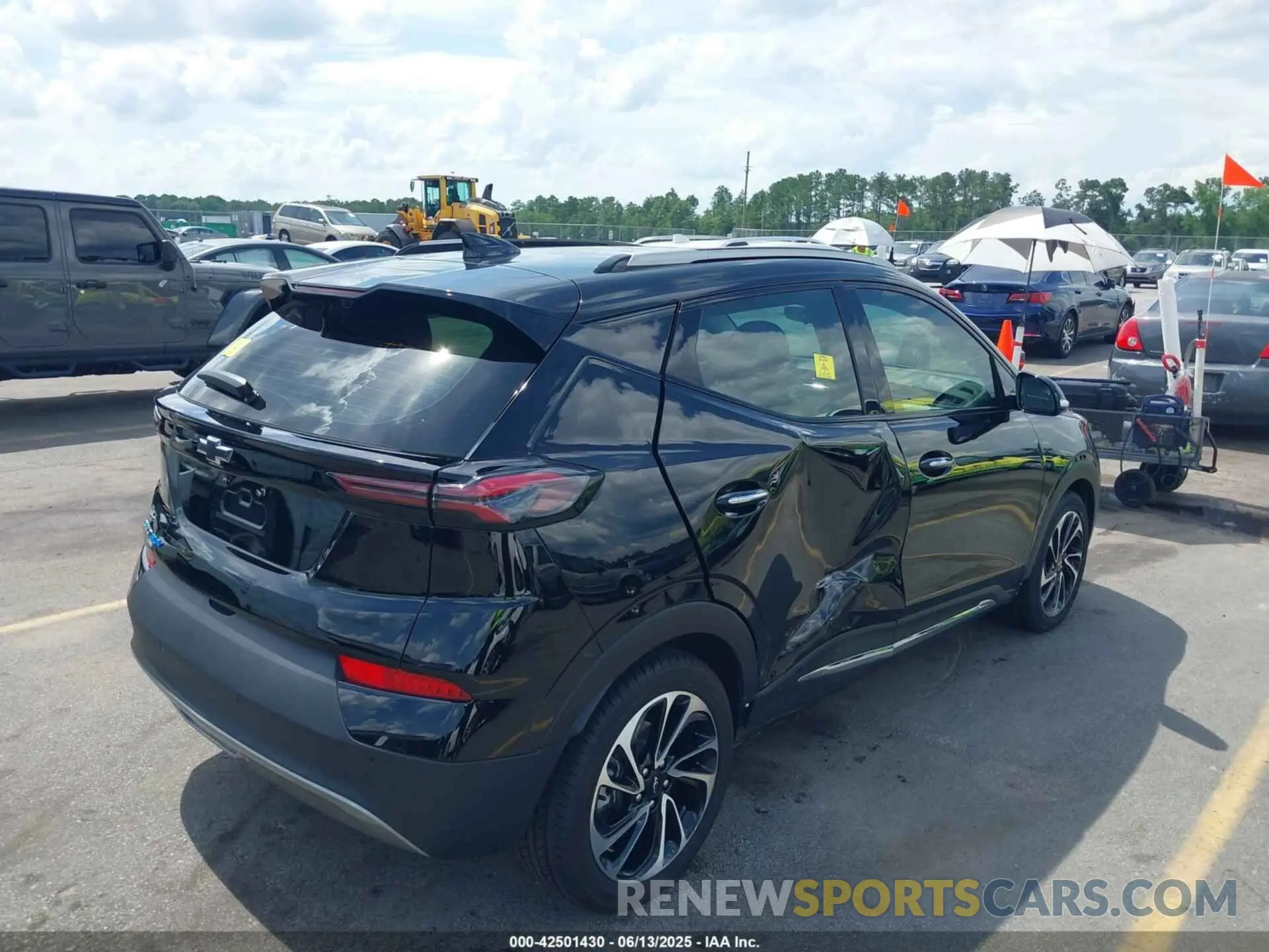 4 Photograph of a damaged car 1G1FZ6S02P4108180 CHEVROLET BOLT EUV 2023