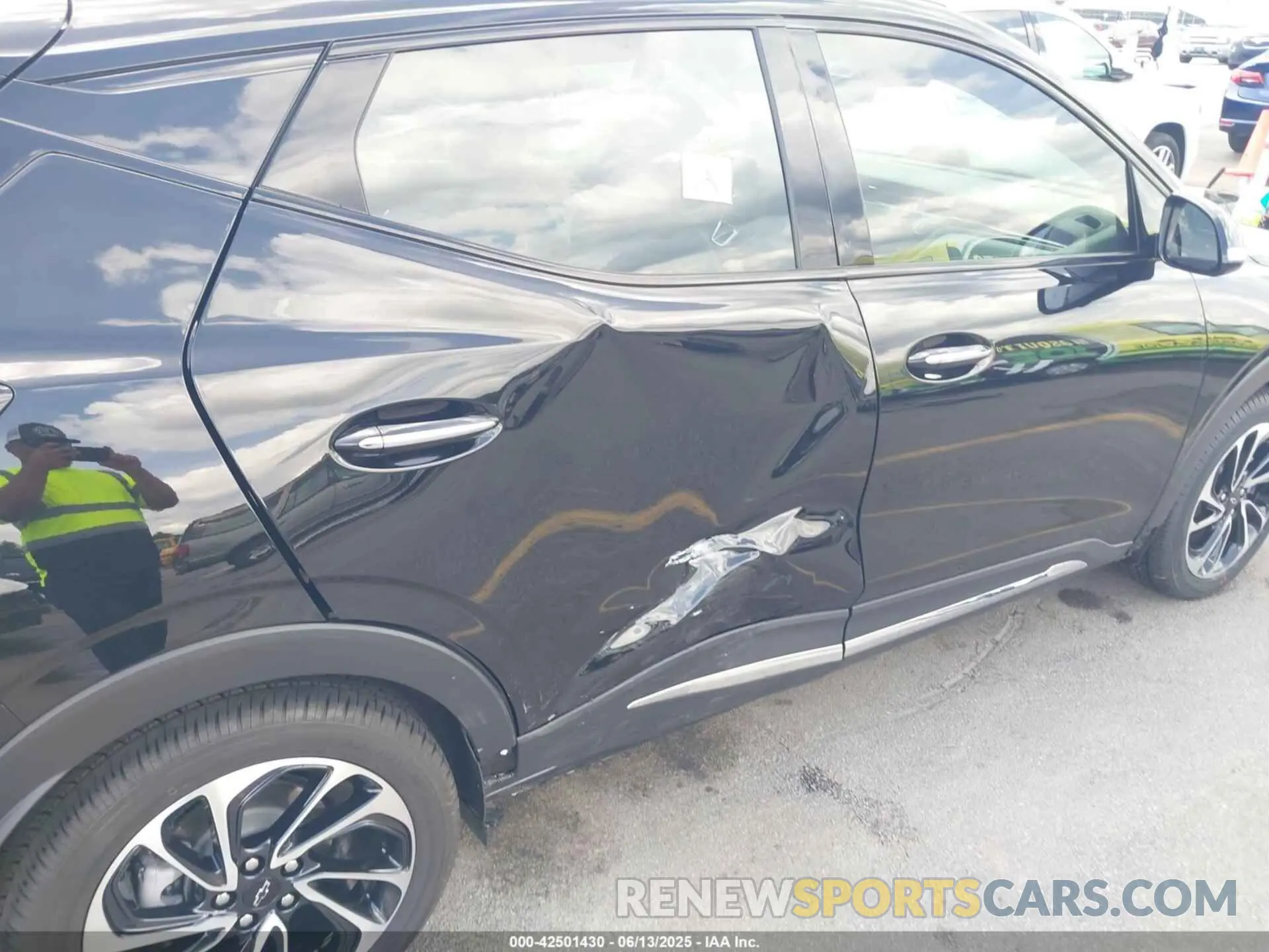 6 Photograph of a damaged car 1G1FZ6S02P4108180 CHEVROLET BOLT EUV 2023
