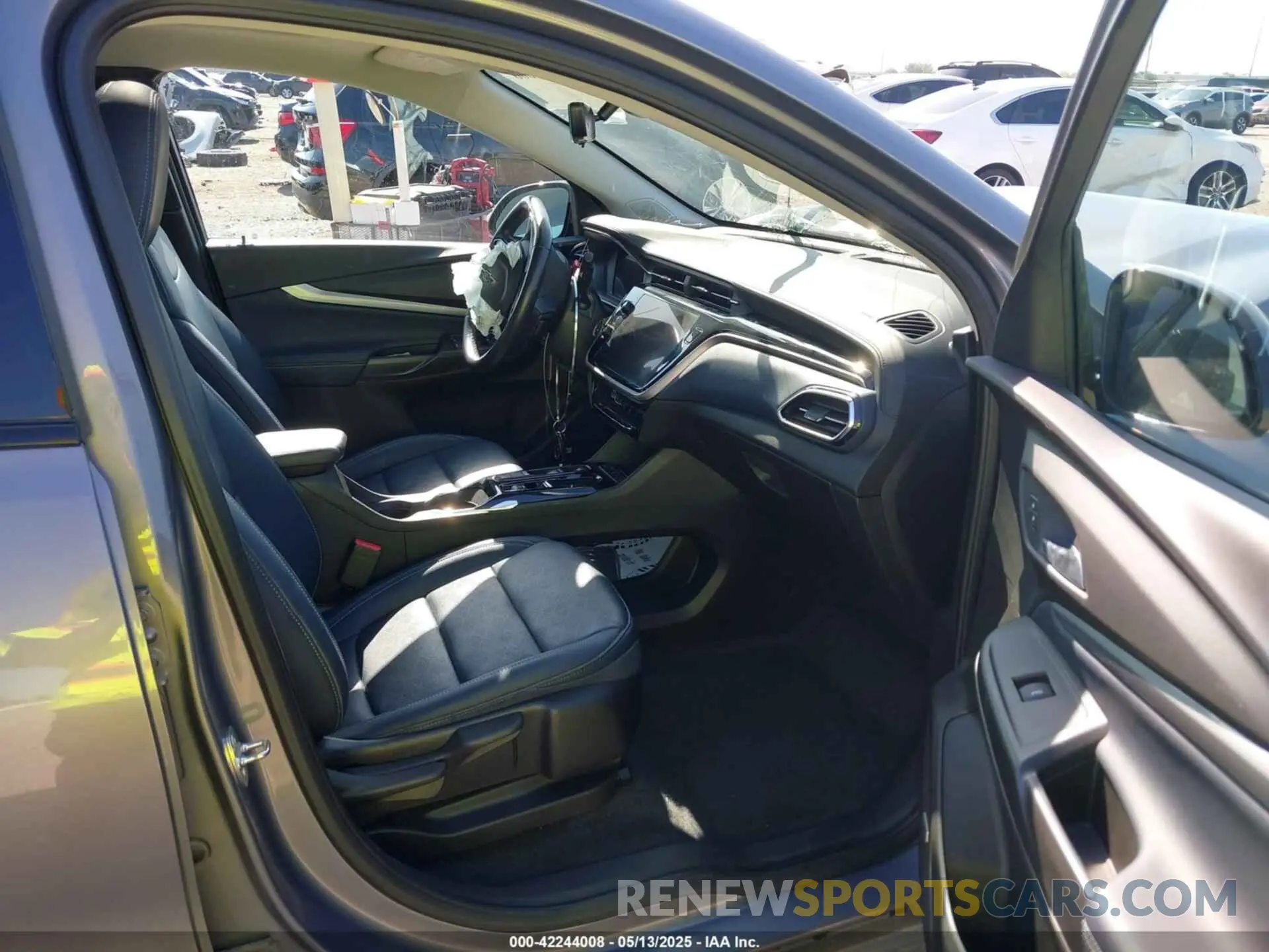 5 Photograph of a damaged car 1G1FZ6S02P4118384 CHEVROLET BOLT EUV 2023