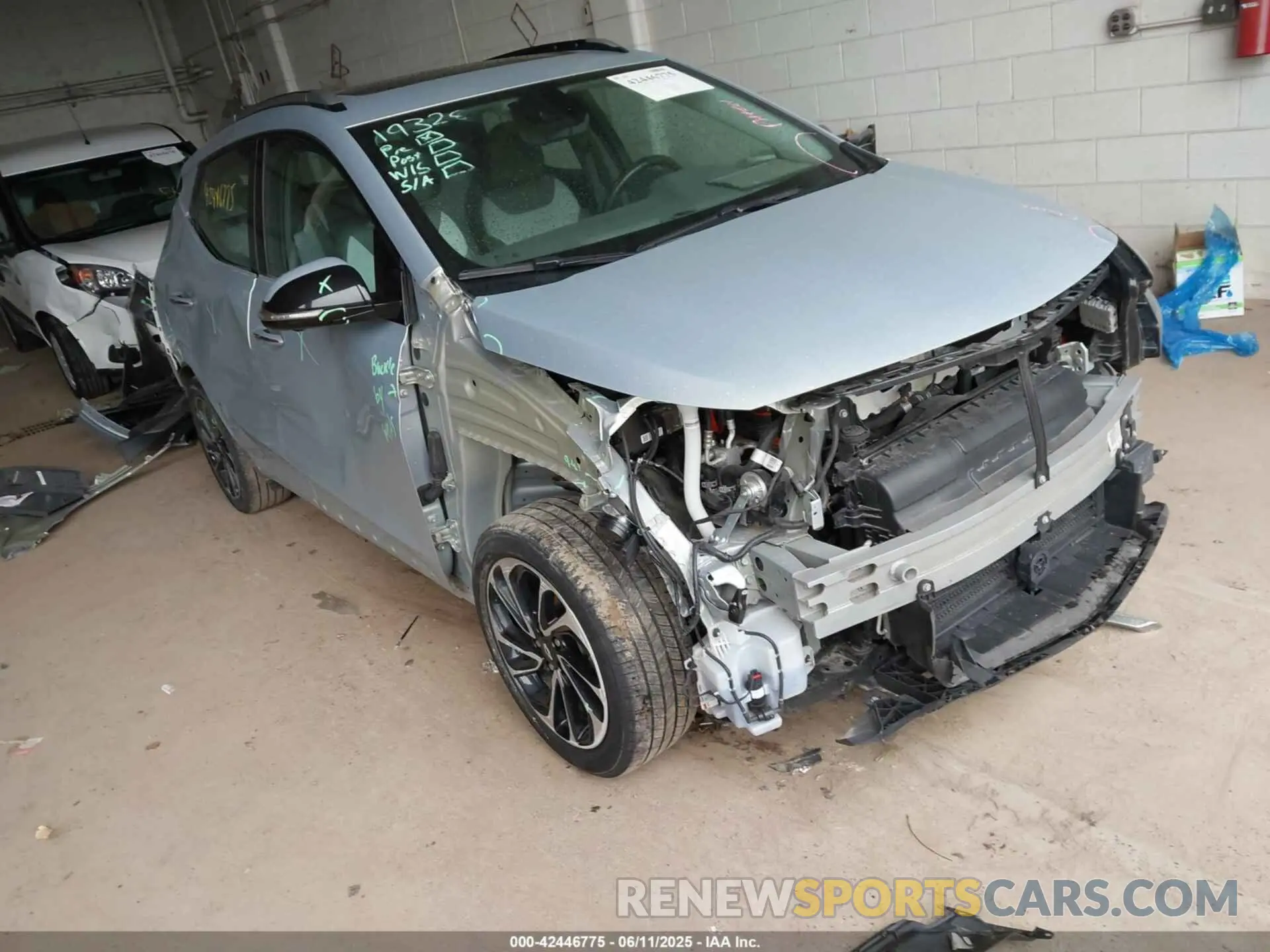 1 Photograph of a damaged car 1G1FZ6S05P4143229 CHEVROLET BOLT EUV 2023