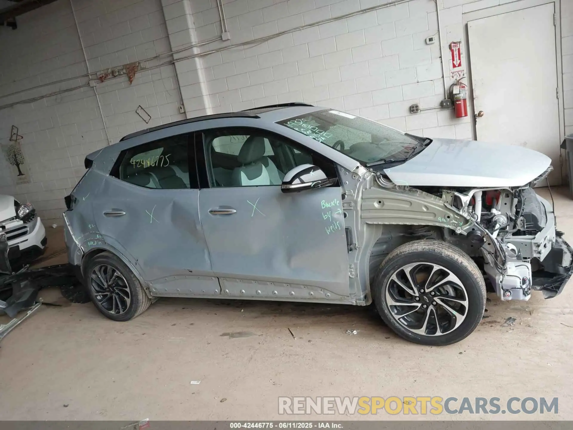13 Photograph of a damaged car 1G1FZ6S05P4143229 CHEVROLET BOLT EUV 2023