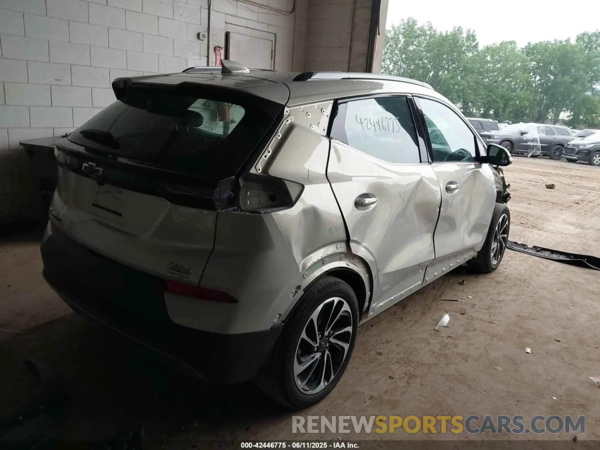 4 Photograph of a damaged car 1G1FZ6S05P4143229 CHEVROLET BOLT EUV 2023