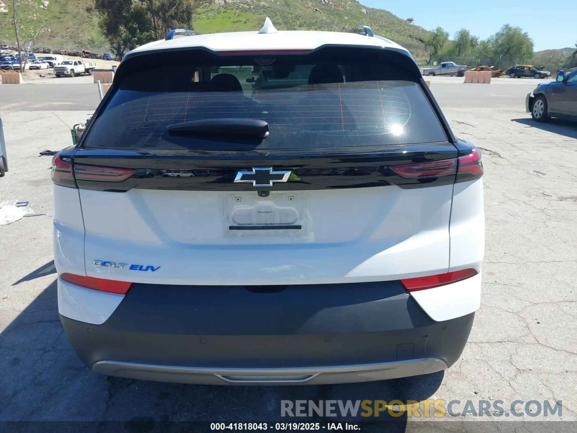 17 Photograph of a damaged car 1G1FZ6S07P4185465 CHEVROLET BOLT EUV 2023