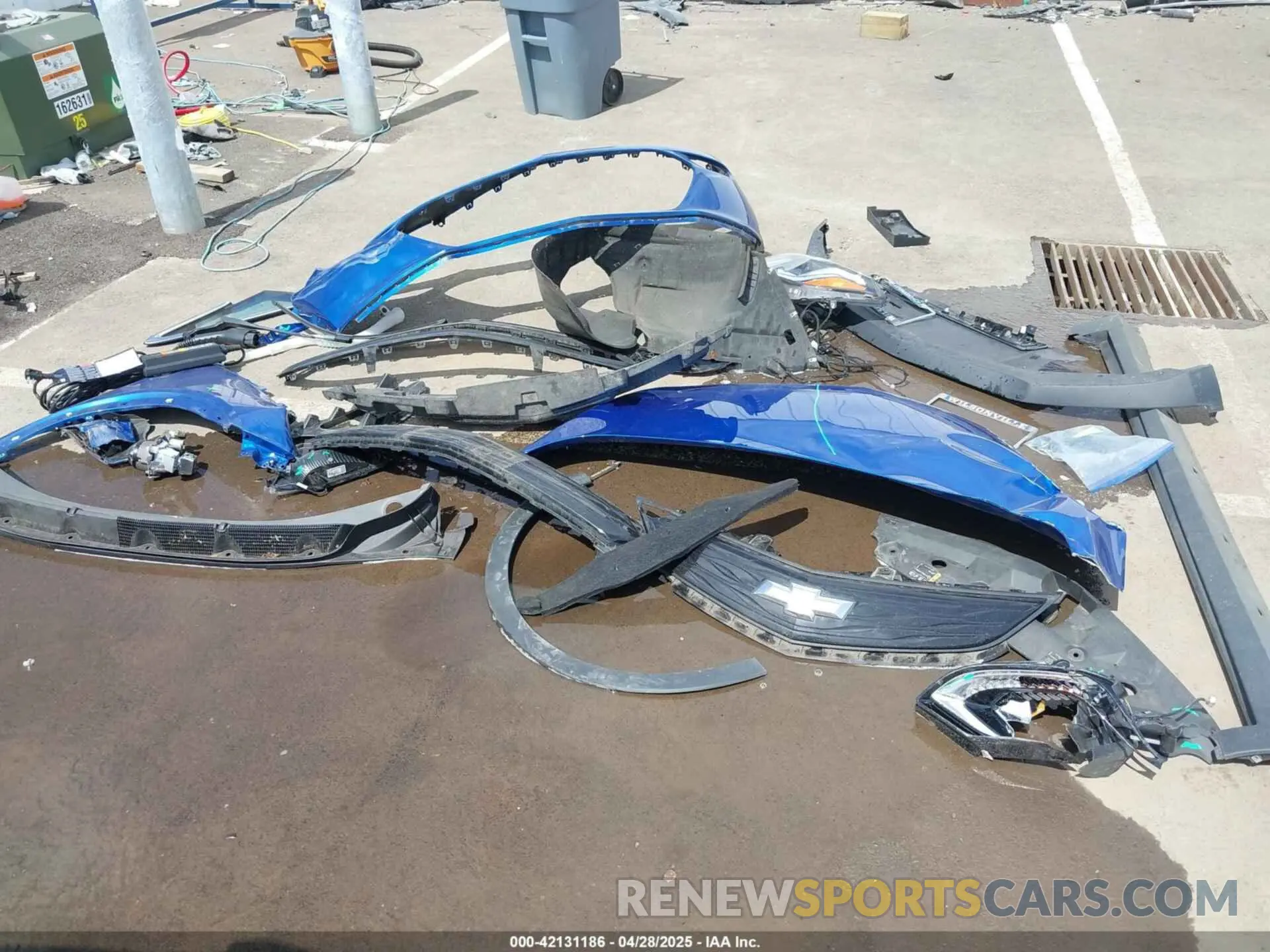 12 Photograph of a damaged car 1G1FY6S00L4119496 CHEVROLET BOLT EV 2020
