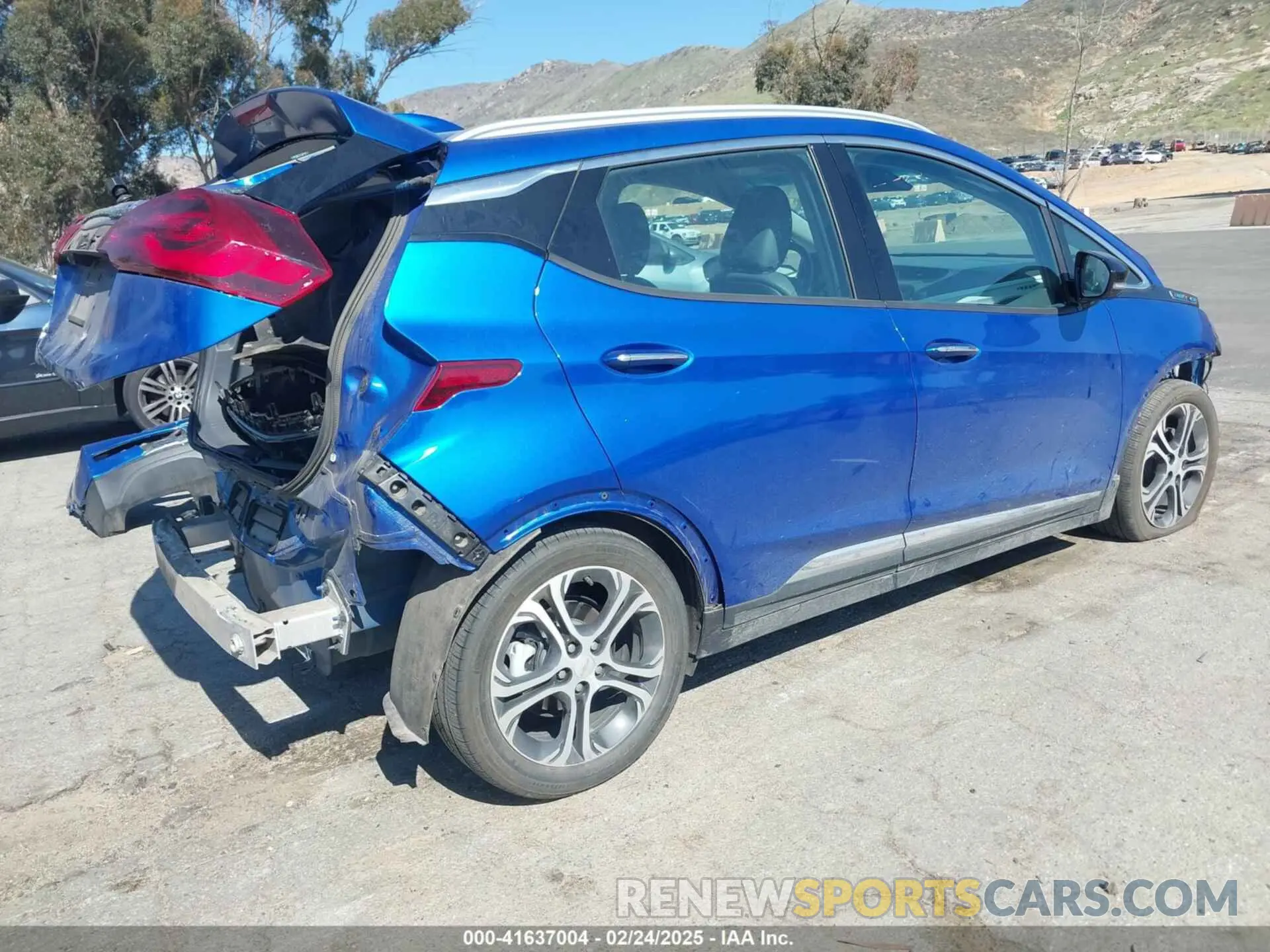 4 Фотография поврежденного автомобиля 1G1FZ6S04L4125895 CHEVROLET BOLT EV 2020