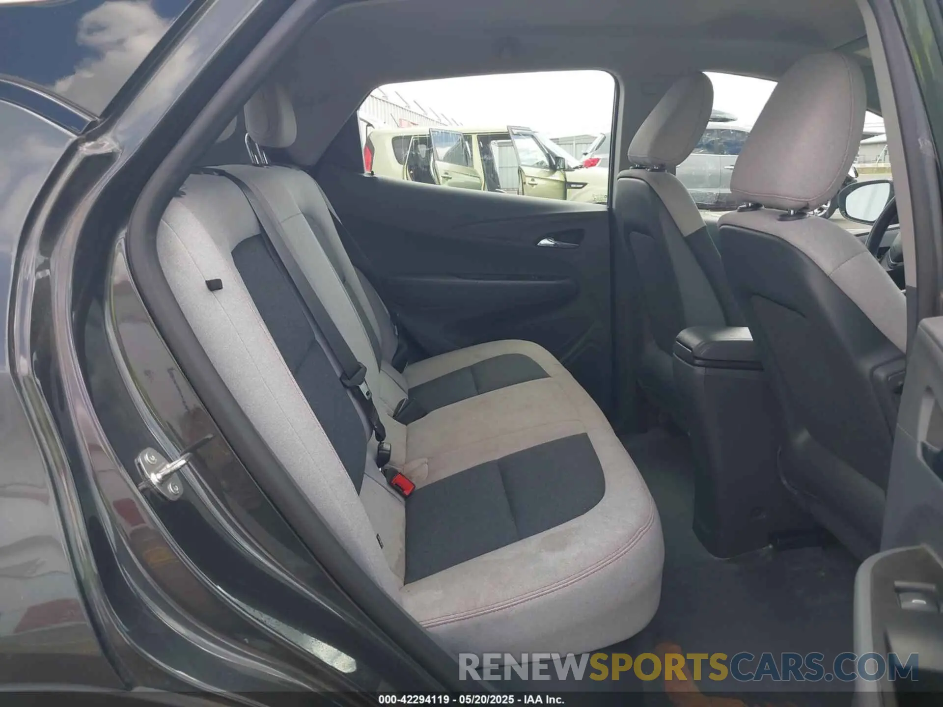 8 Photograph of a damaged car 1G1FY6S01M4111120 CHEVROLET BOLT EV 2021