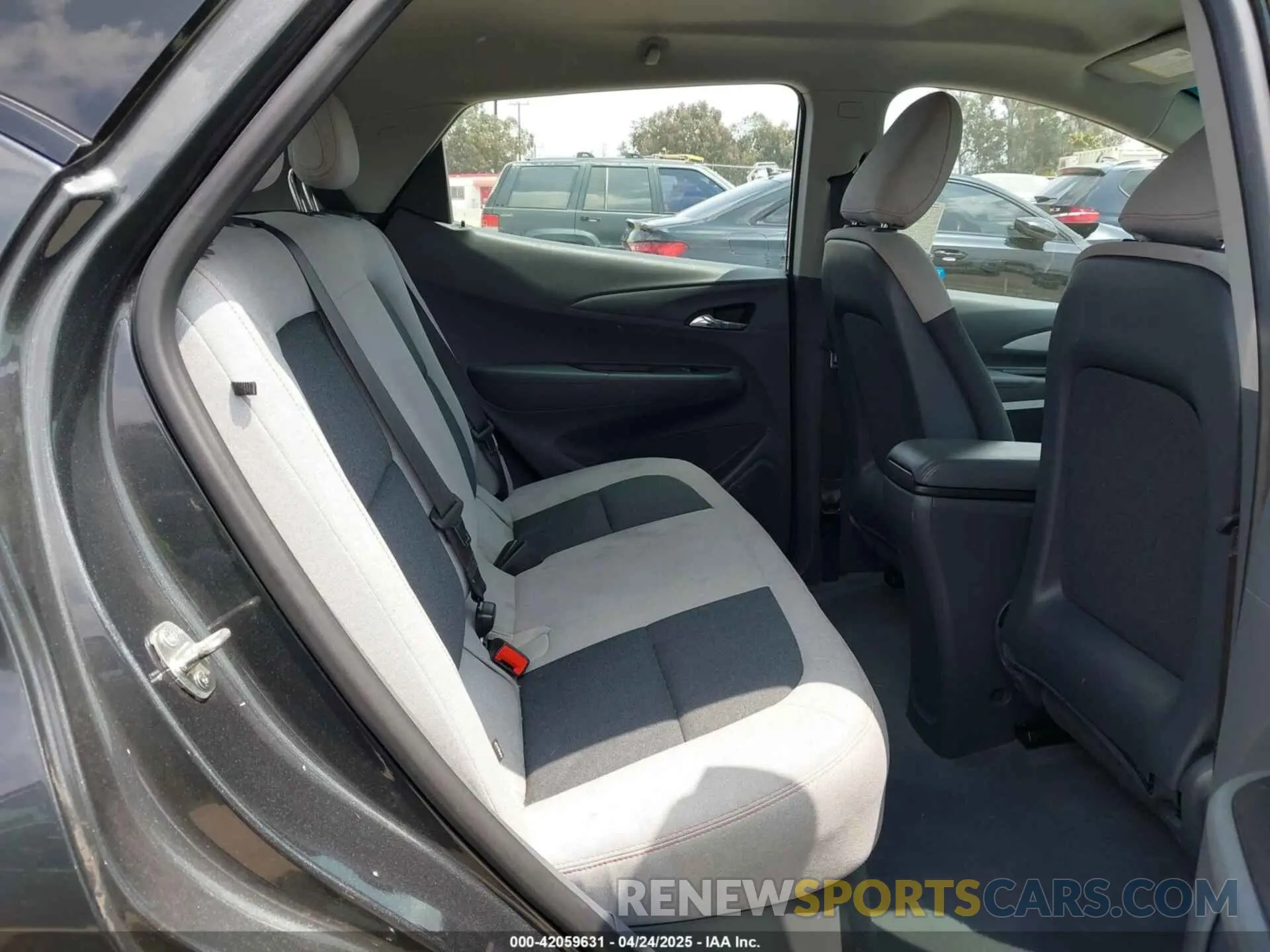 8 Фотография поврежденного автомобиля 1G1FY6S05M4112478 CHEVROLET BOLT EV 2021