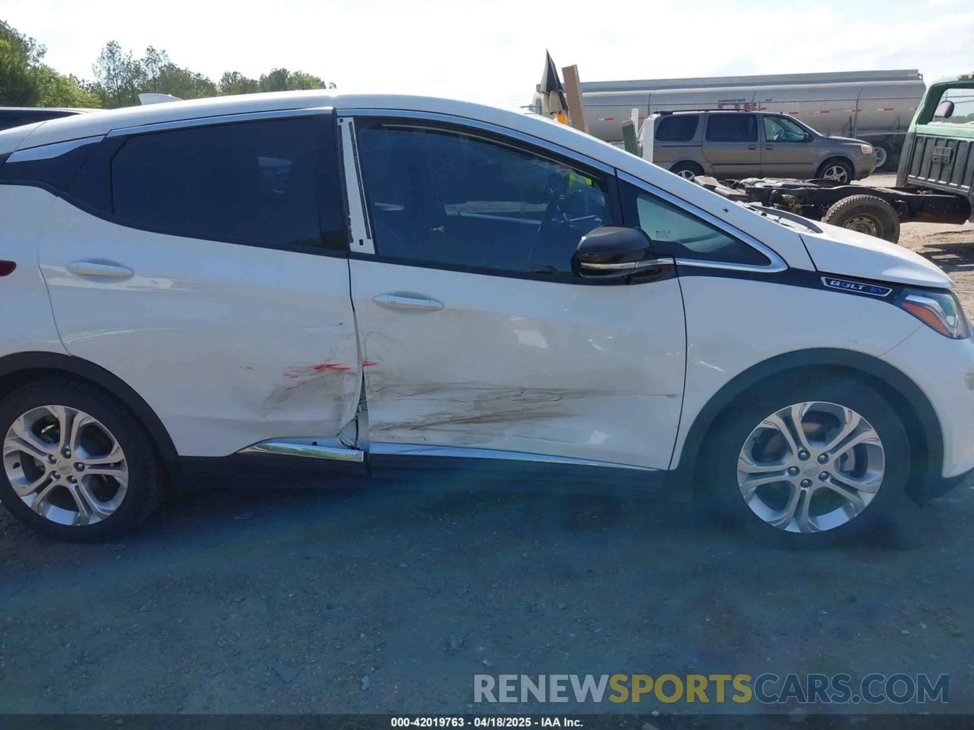 6 Photograph of a damaged car 1G1FY6S08M4113494 CHEVROLET BOLT EV 2021