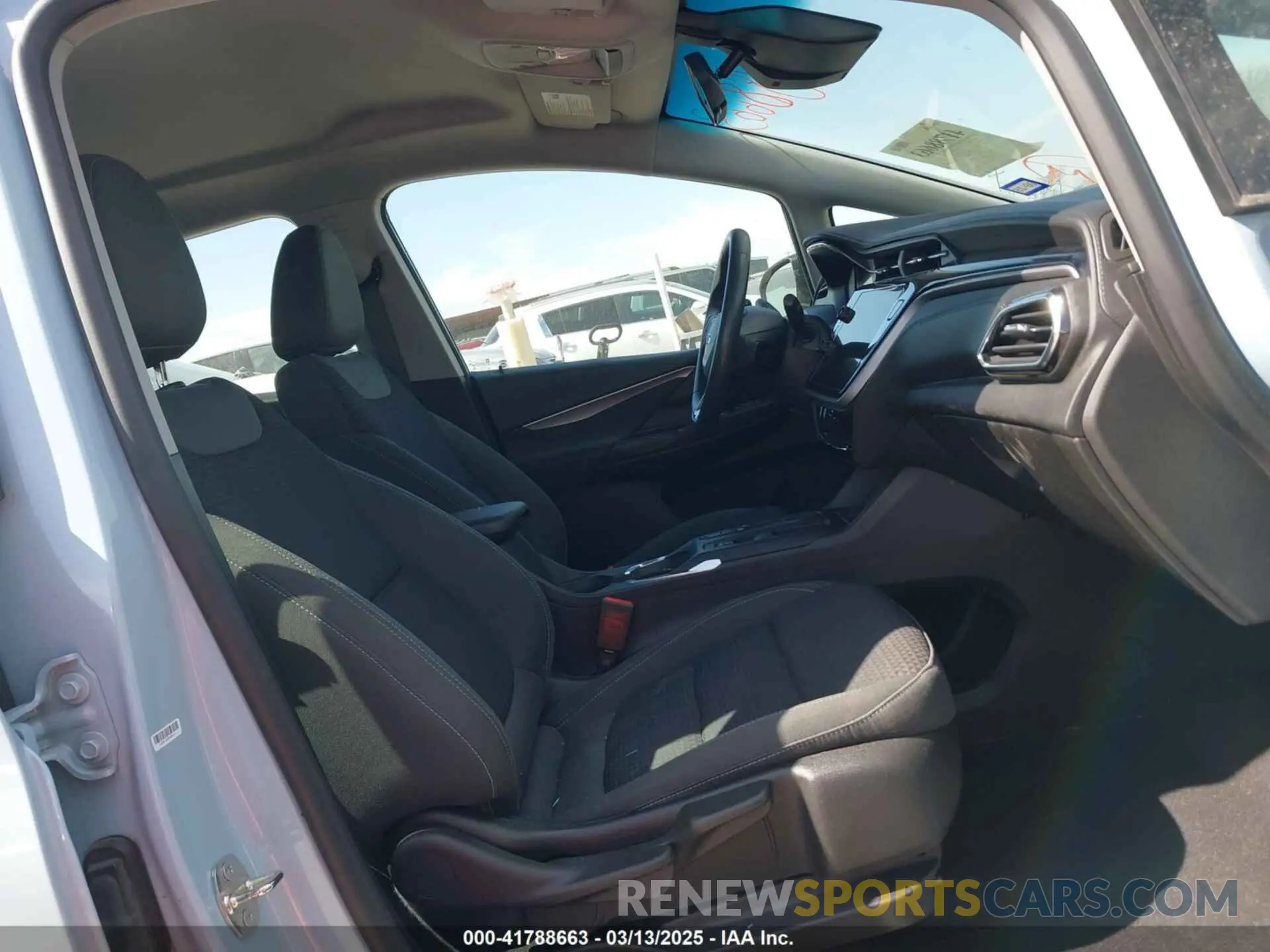 5 Photograph of a damaged car 1G1FW6S01N4127115 CHEVROLET BOLT EV 2022