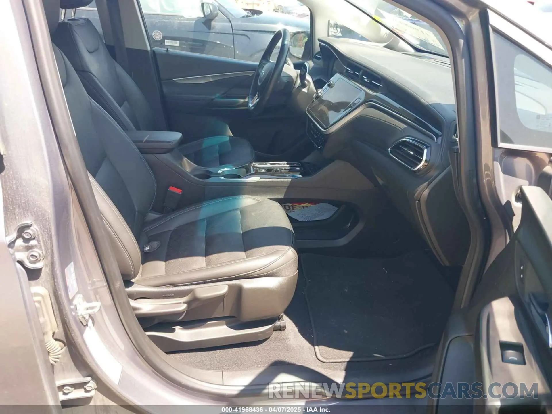 5 Photograph of a damaged car 1G1FX6S03P4172735 CHEVROLET BOLT EV 2023