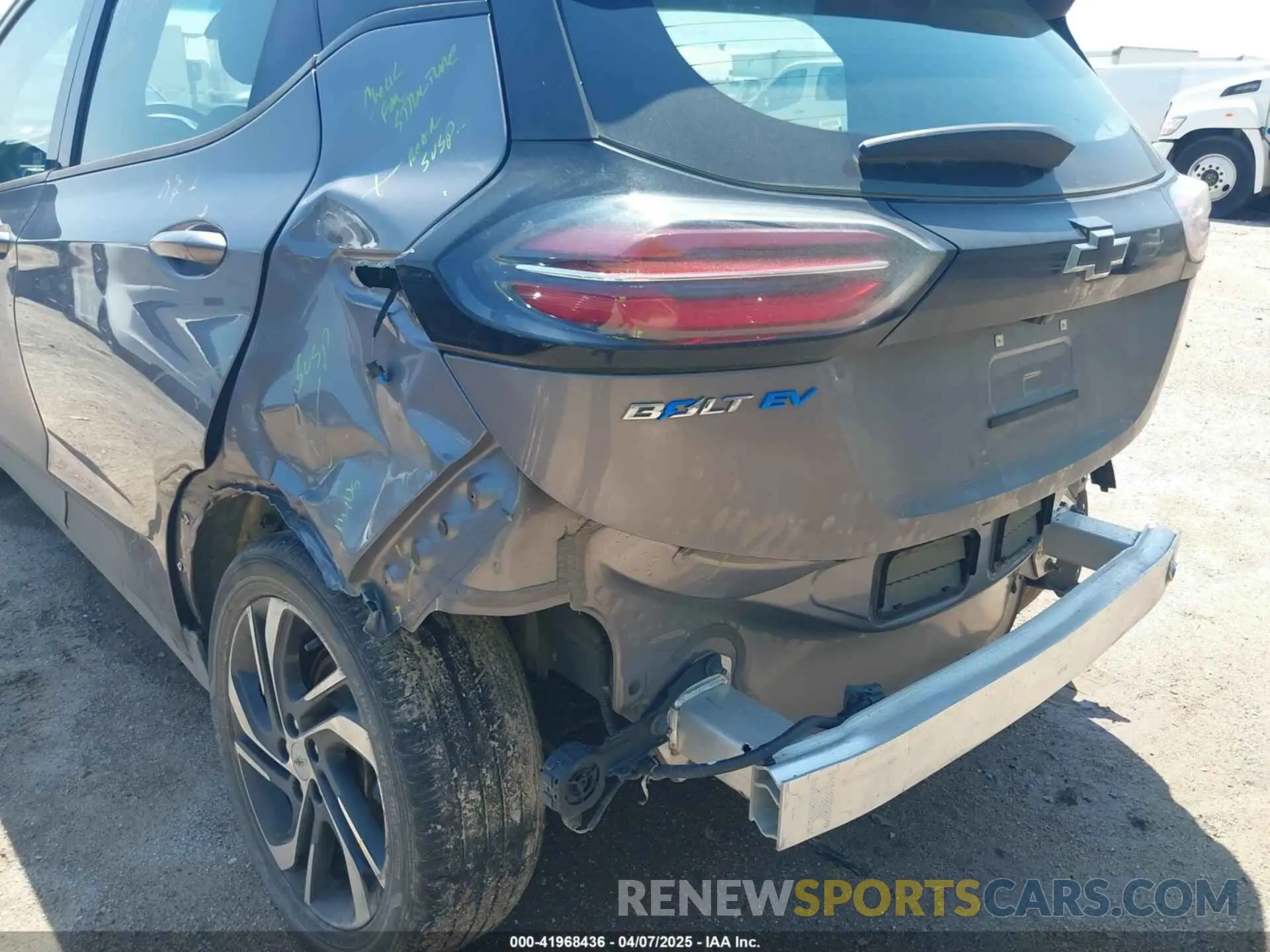 6 Photograph of a damaged car 1G1FX6S03P4172735 CHEVROLET BOLT EV 2023