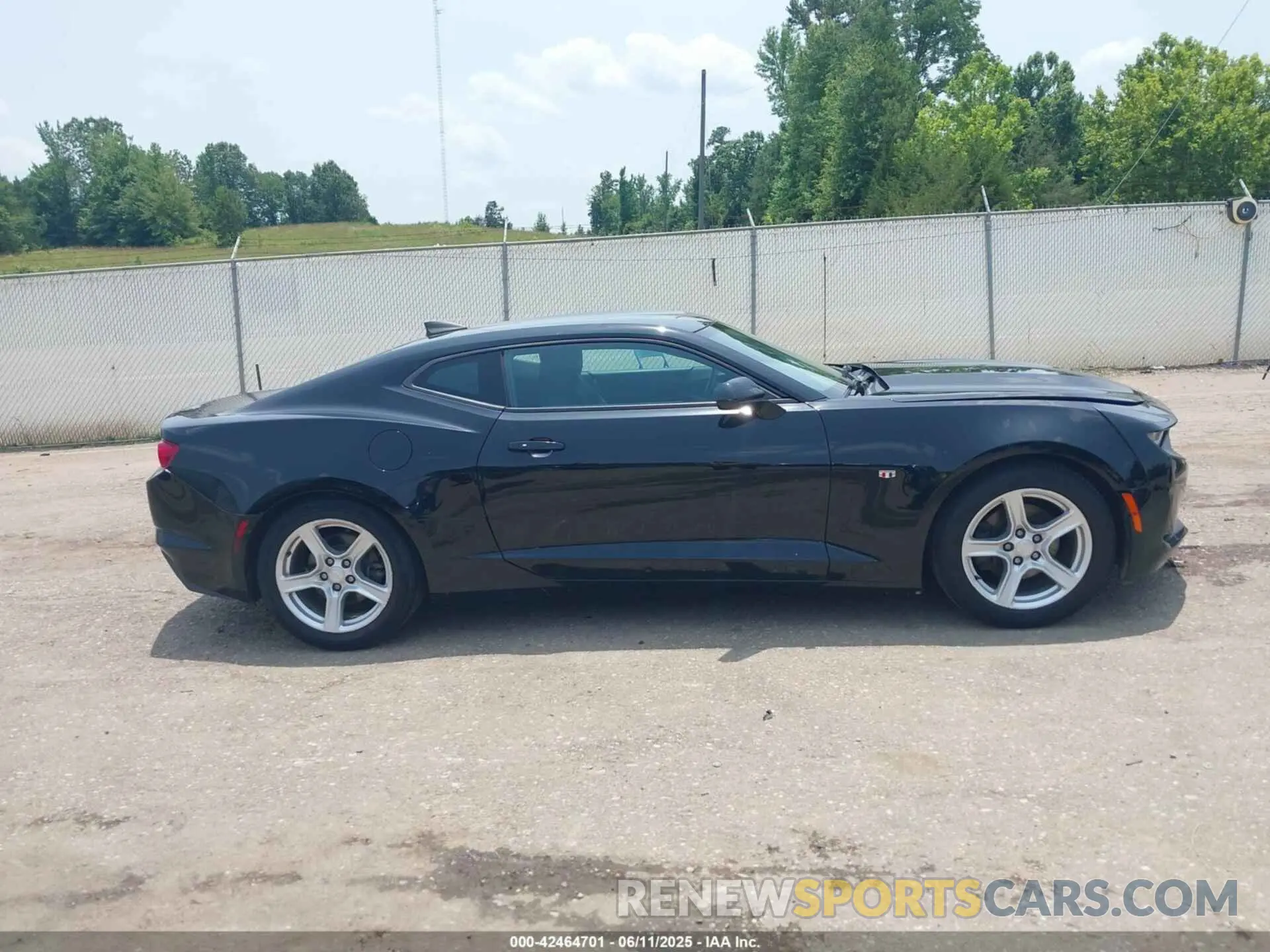 13 Photograph of a damaged car 1G1FB1RS9K0109955 CHEVROLET CAMARO 2019