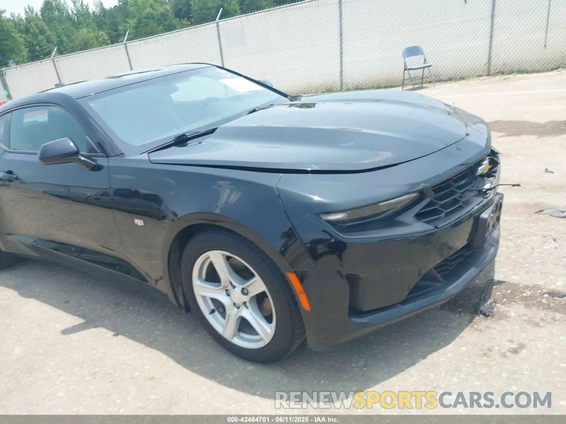 18 Photograph of a damaged car 1G1FB1RS9K0109955 CHEVROLET CAMARO 2019