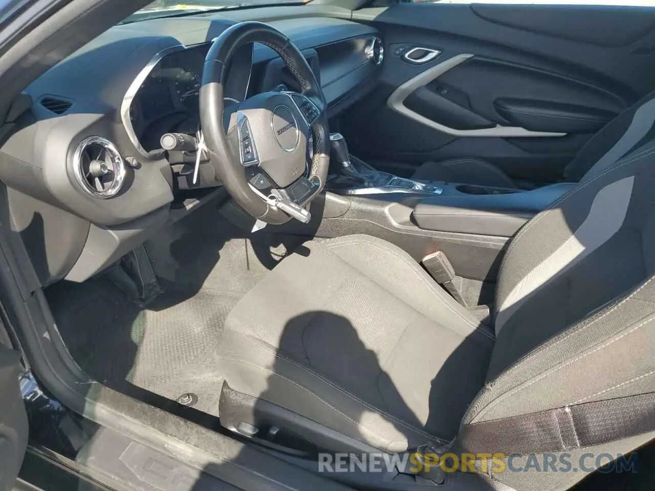 9 Photograph of a damaged car 1G1FB1RX0K0154942 CHEVROLET CAMARO 2019