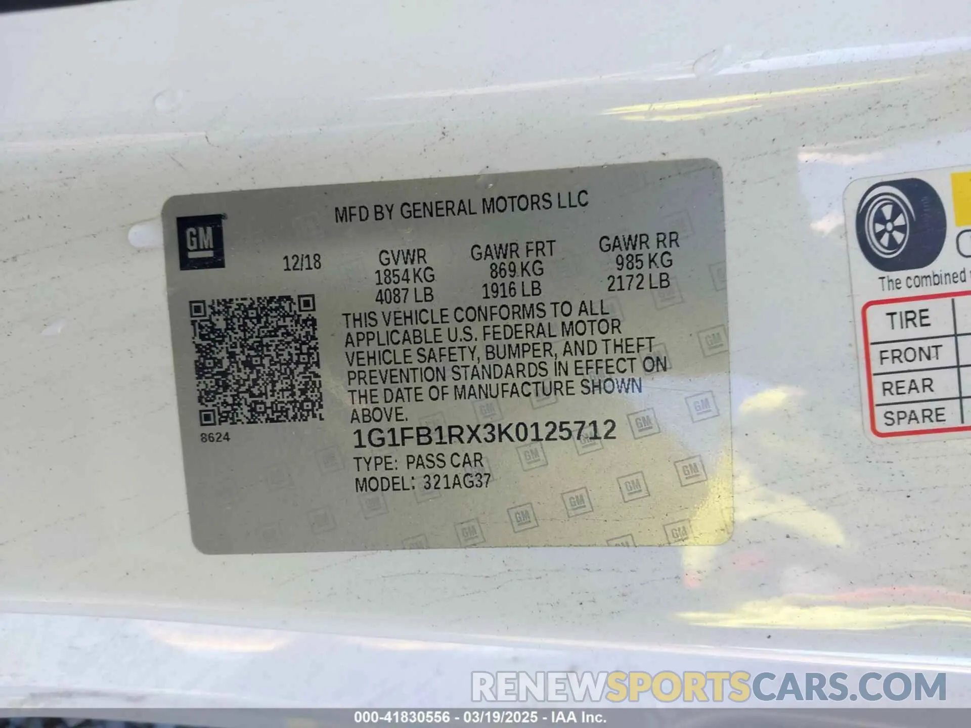 9 Photograph of a damaged car 1G1FB1RX3K0125712 CHEVROLET CAMARO 2019