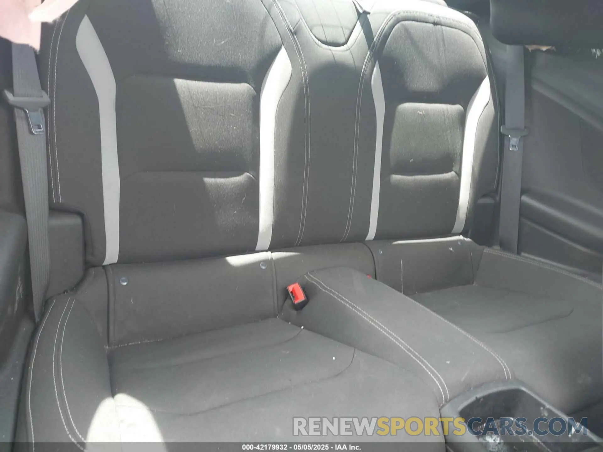 8 Photograph of a damaged car 1G1FB1RX7K0151147 CHEVROLET CAMARO 2019