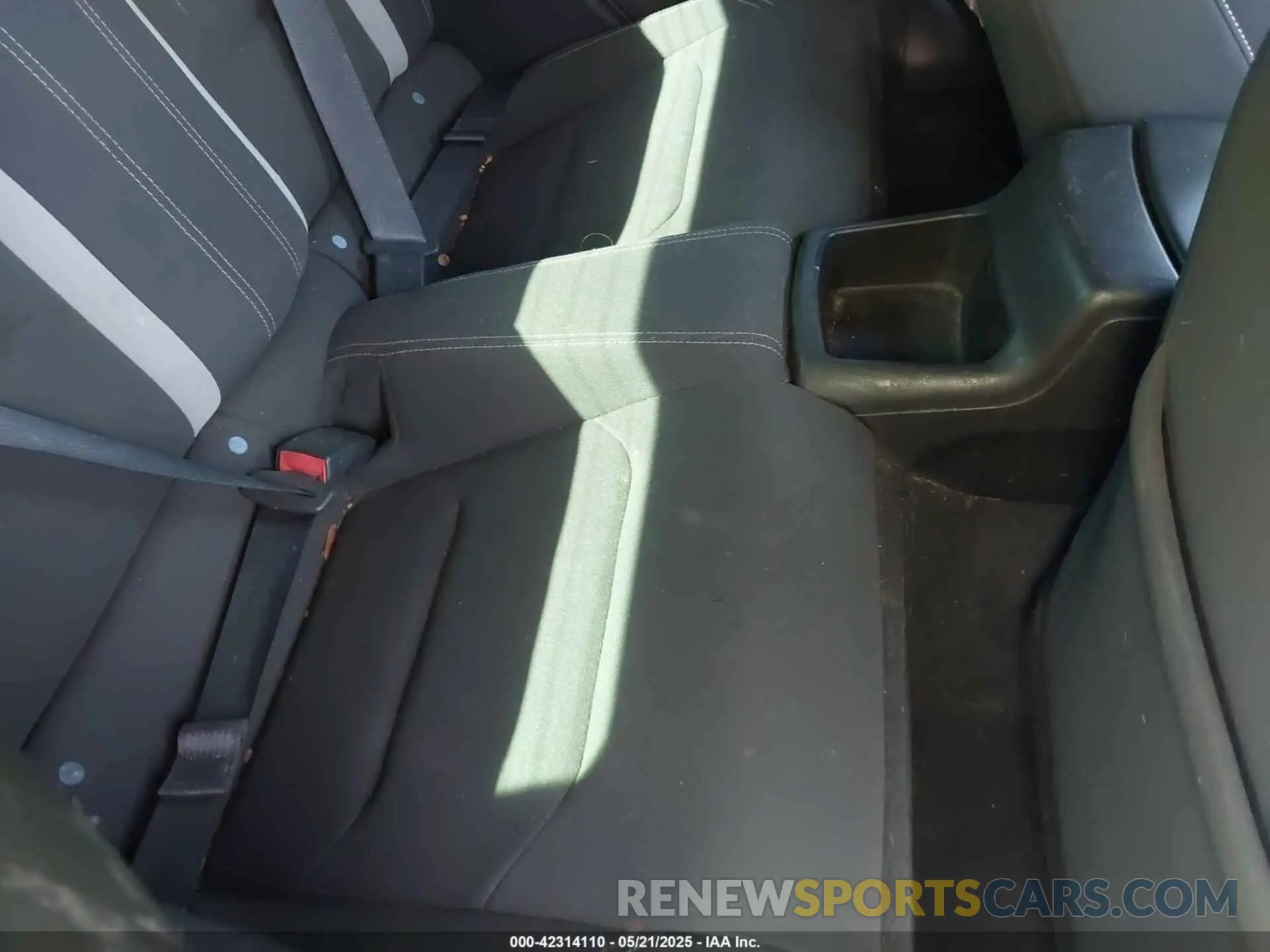 8 Photograph of a damaged car 1G1FB3DS9K0127620 CHEVROLET CAMARO 2019