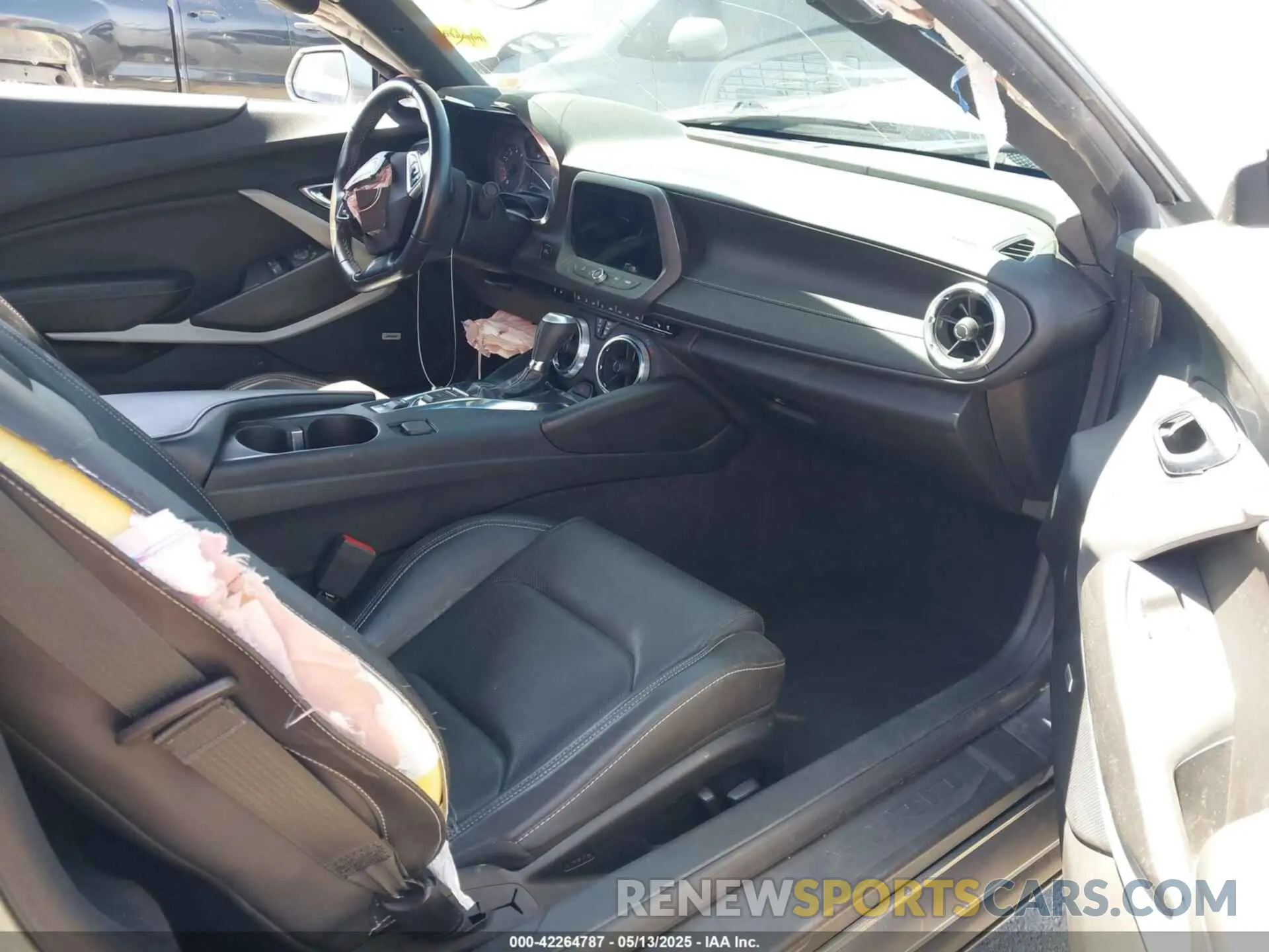 5 Photograph of a damaged car 1G1FD1RX0K0145376 CHEVROLET CAMARO 2019