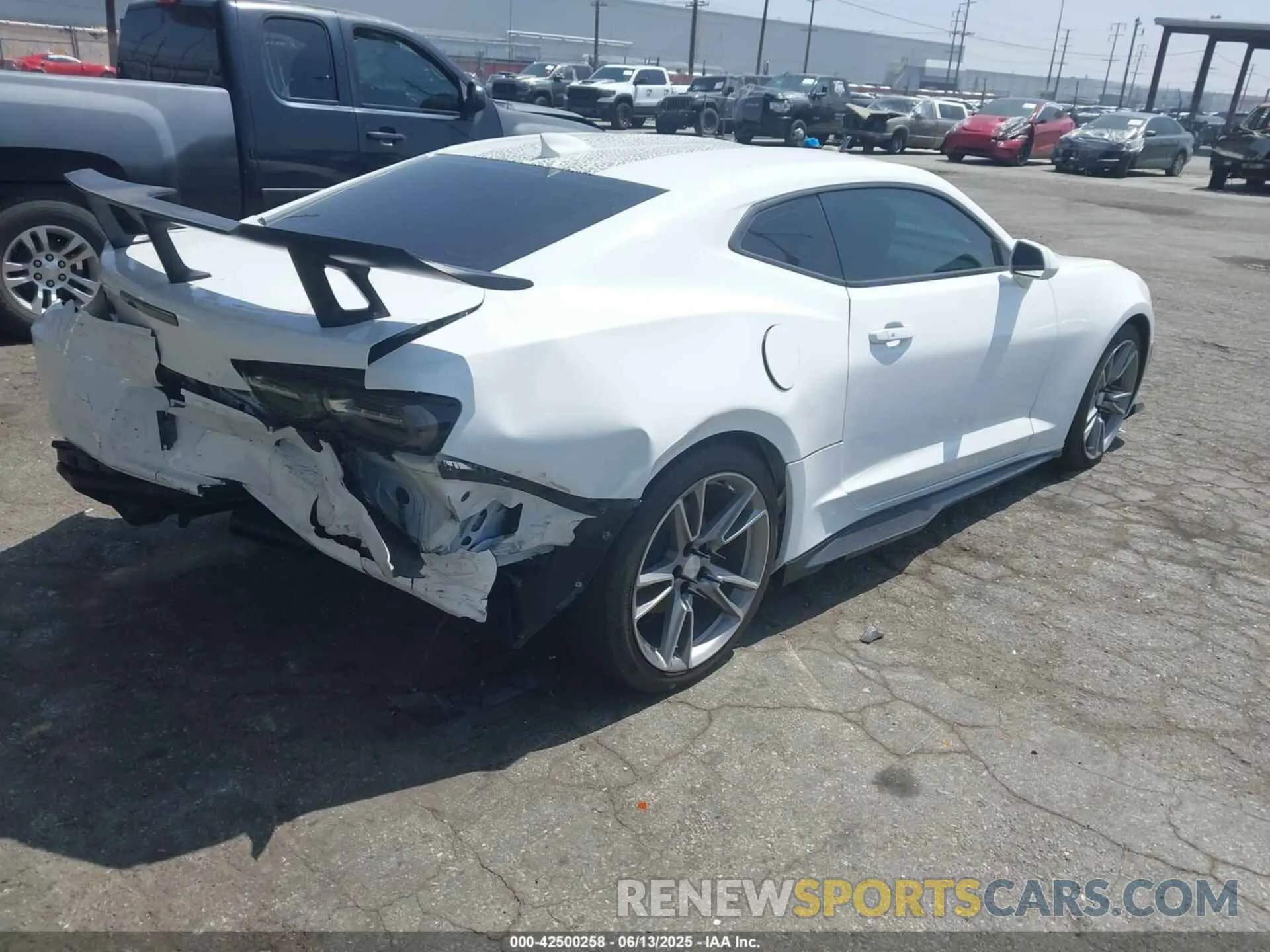 4 Photograph of a damaged car 1G1FA1RS5L0145162 CHEVROLET CAMARO 2020
