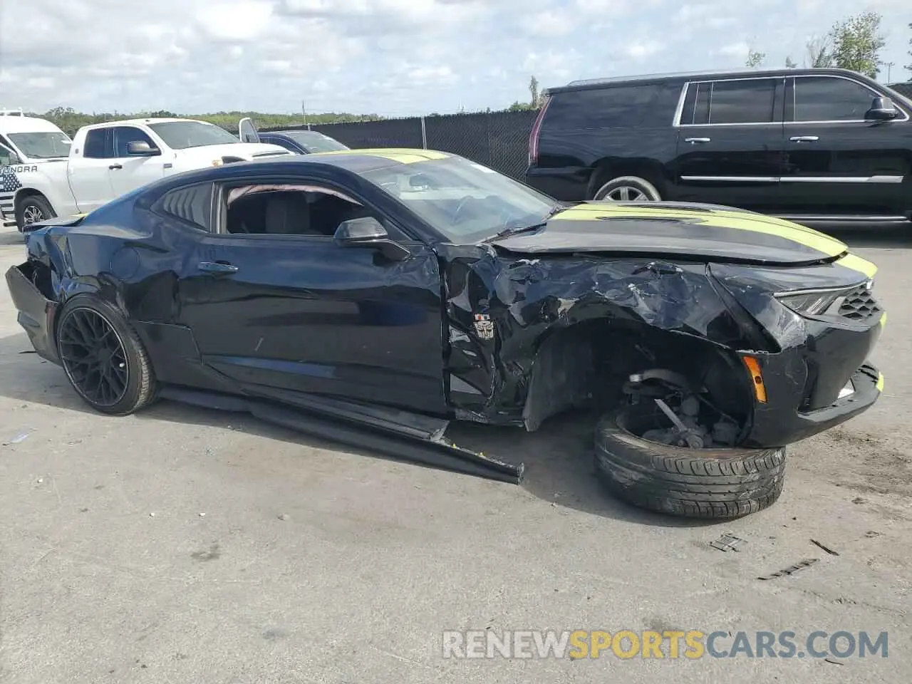 4 Фотография поврежденного автомобиля 1G1FB1RS0L0107061 CHEVROLET CAMARO 2020