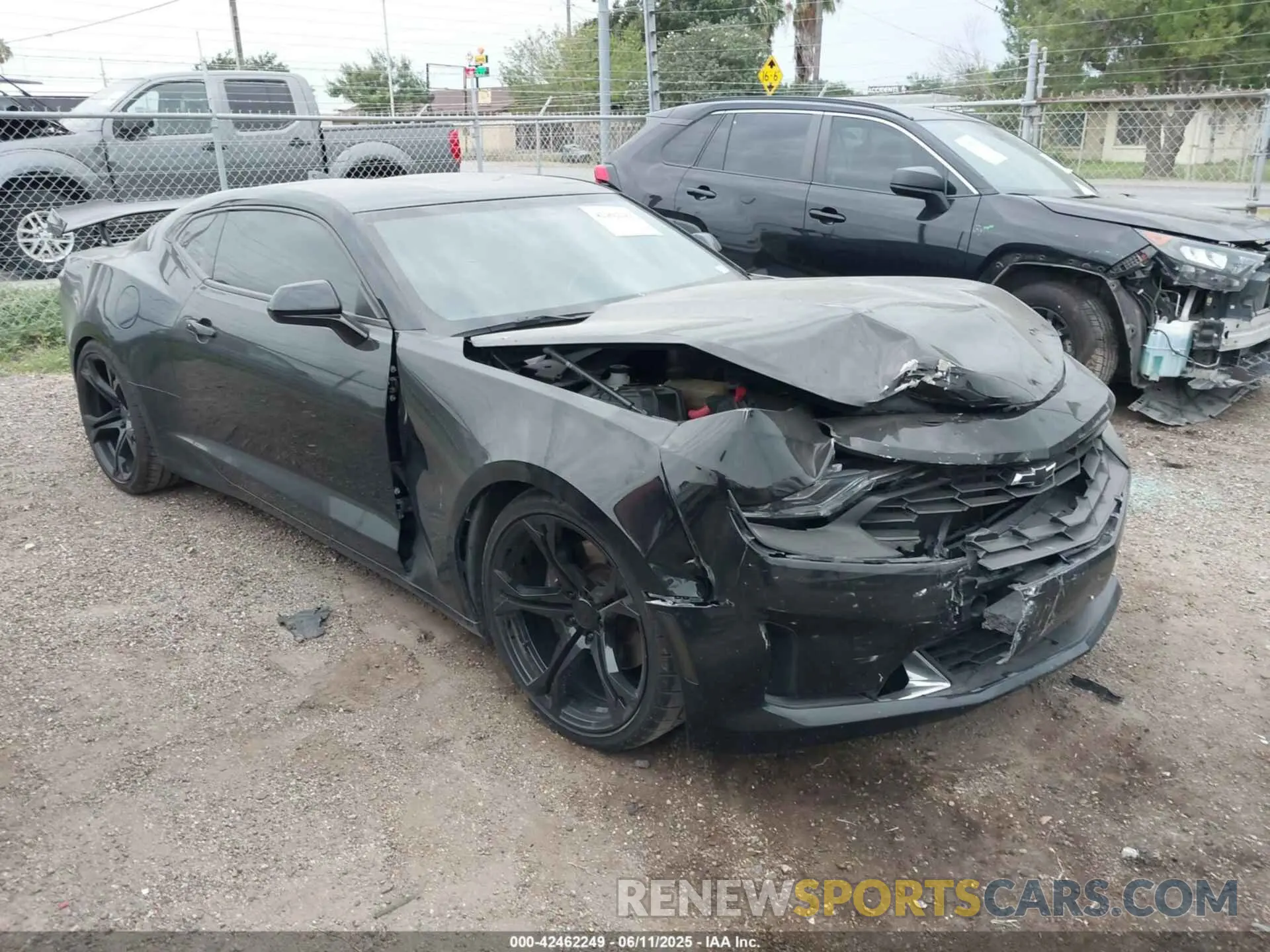 1 Photograph of a damaged car 1G1FB1RS2L0137243 CHEVROLET CAMARO 2020