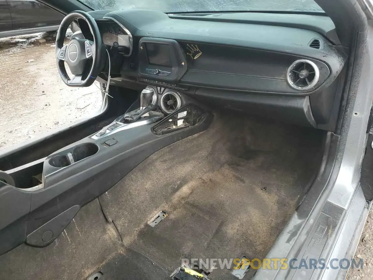 8 Photograph of a damaged car 1G1FB1RS4L0128821 CHEVROLET CAMARO 2020