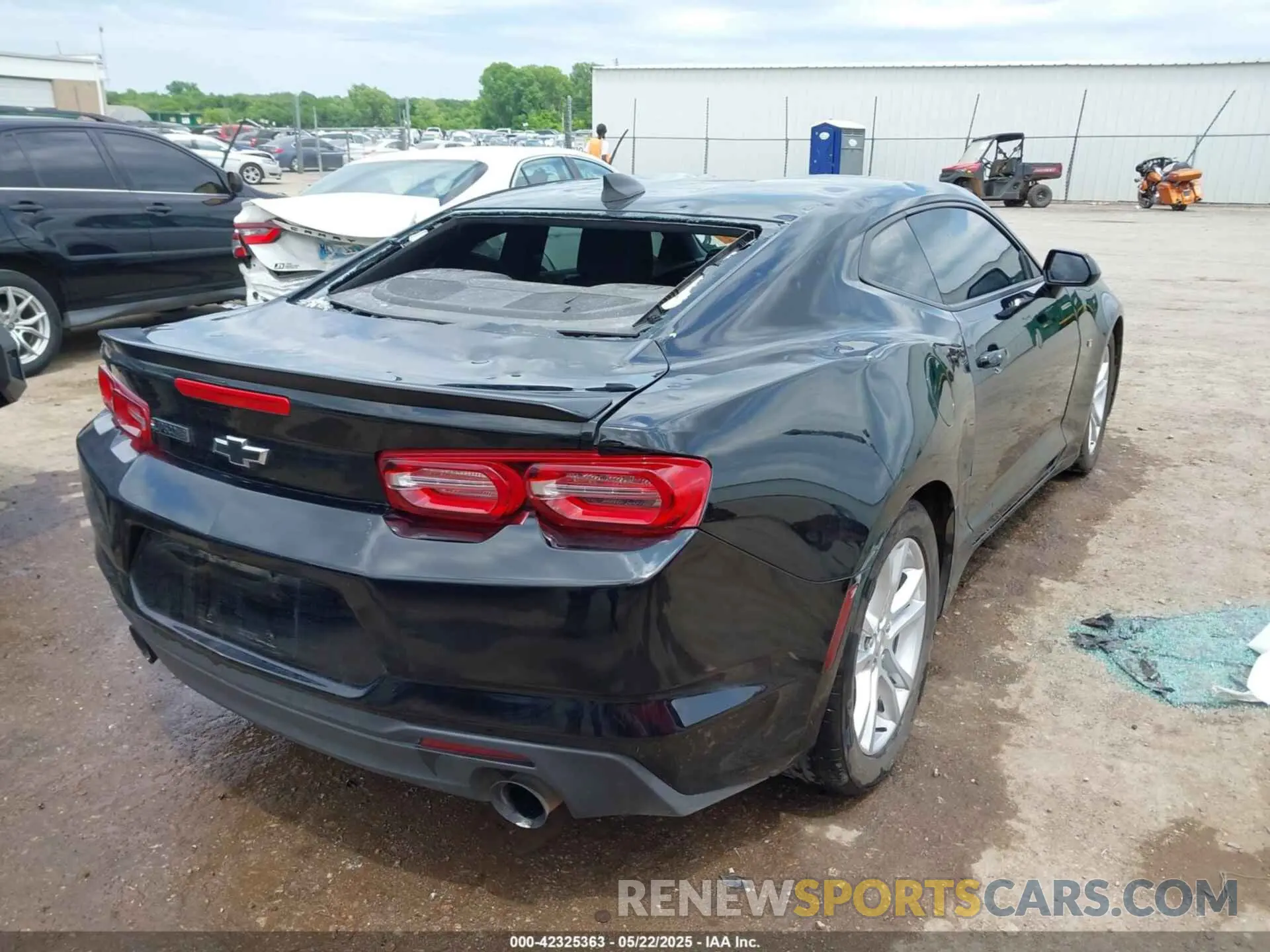 4 Photograph of a damaged car 1G1FB1RX4L0140365 CHEVROLET CAMARO 2020