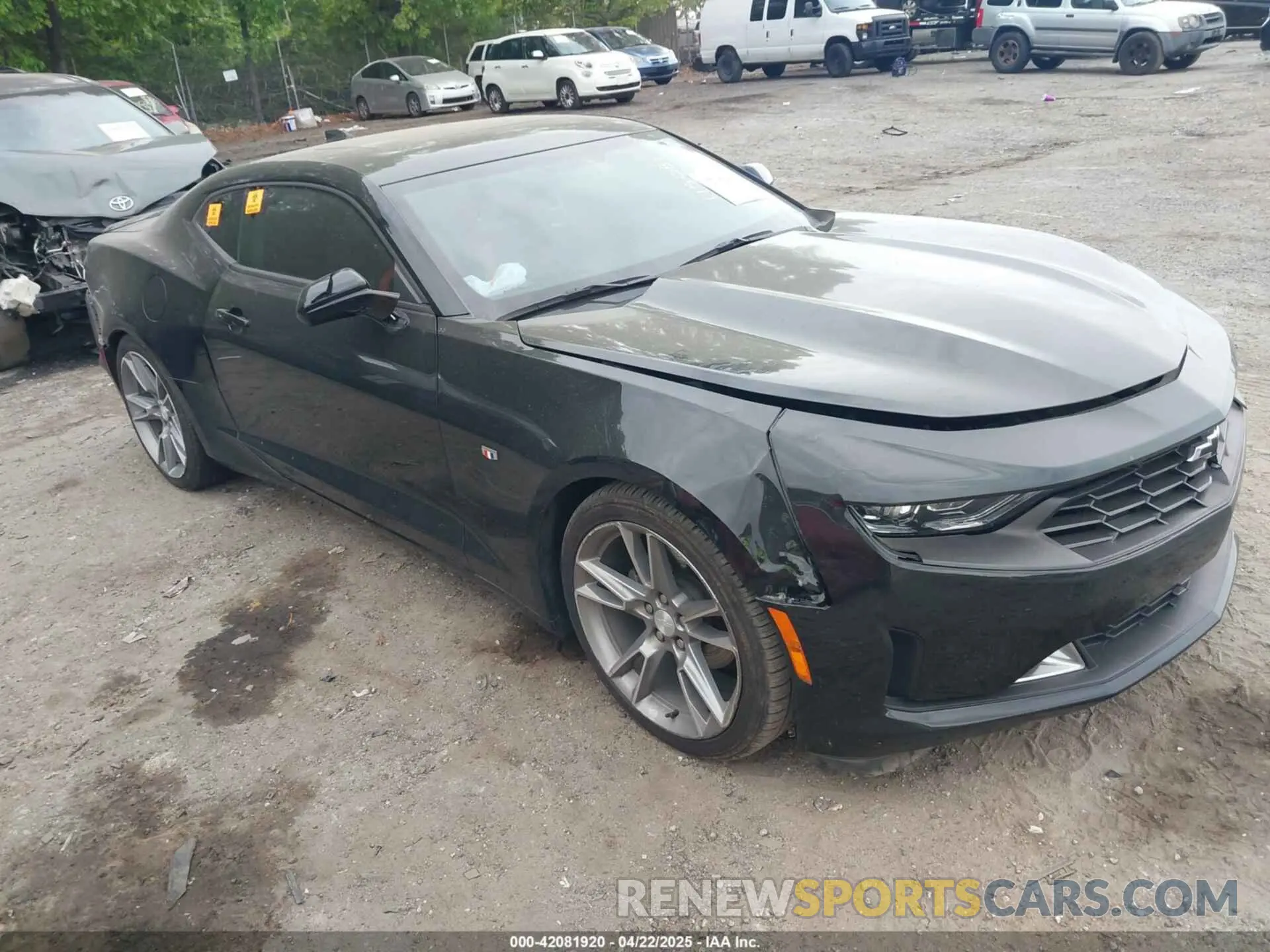 1 Photograph of a damaged car 1G1FB1RX8L0115081 CHEVROLET CAMARO 2020