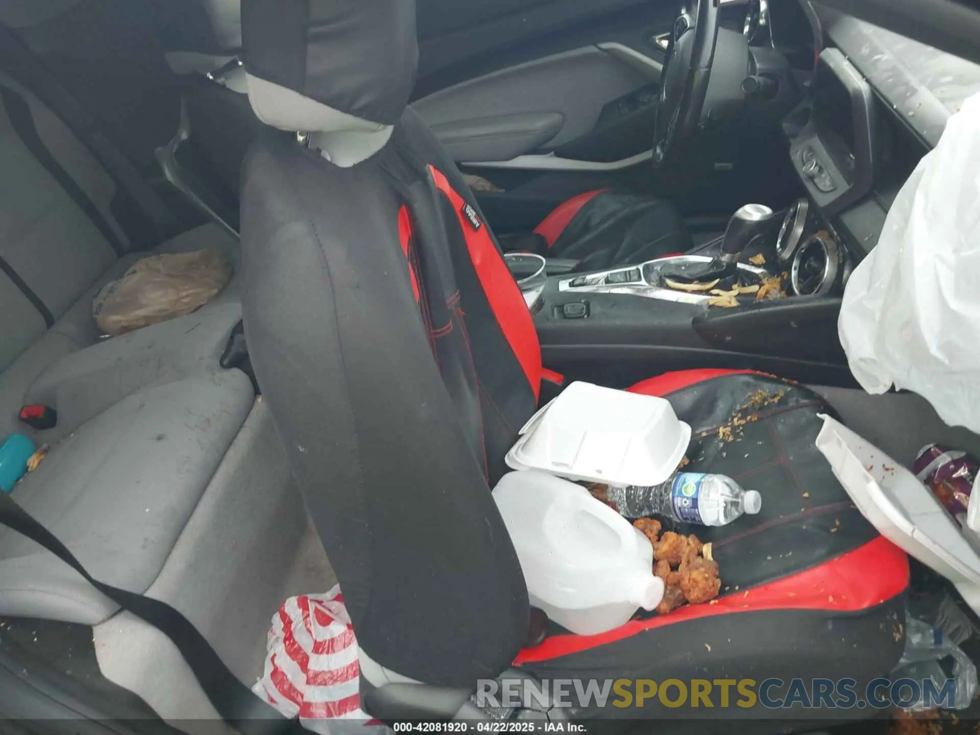 5 Photograph of a damaged car 1G1FB1RX8L0115081 CHEVROLET CAMARO 2020