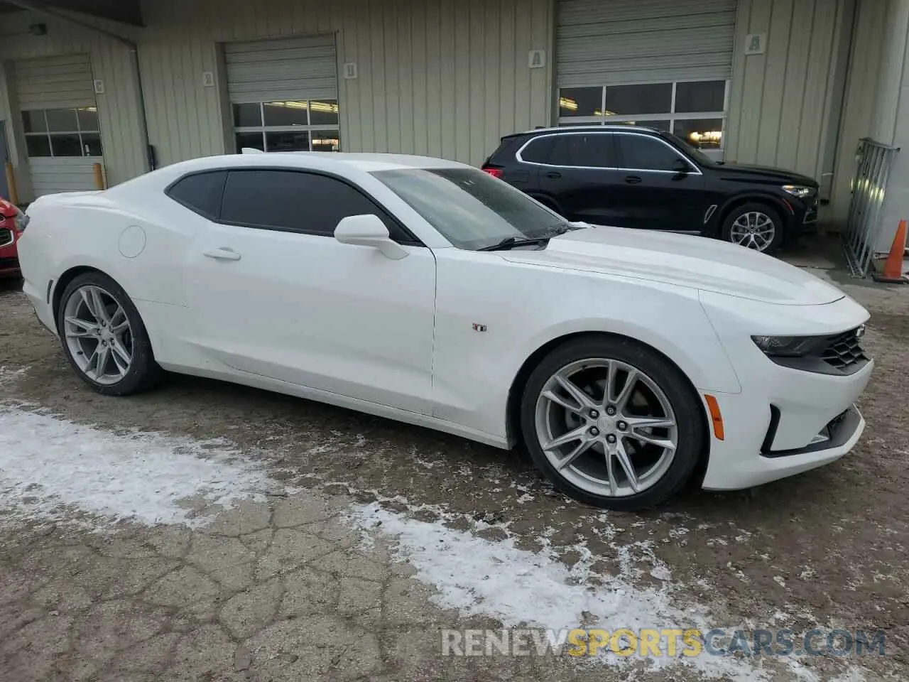 4 Photograph of a damaged car 1G1FB1RXXL0115261 CHEVROLET CAMARO 2020
